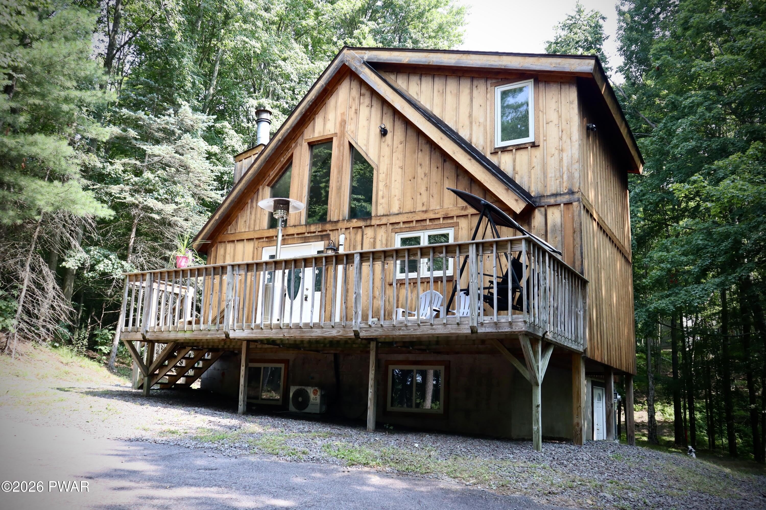 549 Lakeview Drive E – photo 2