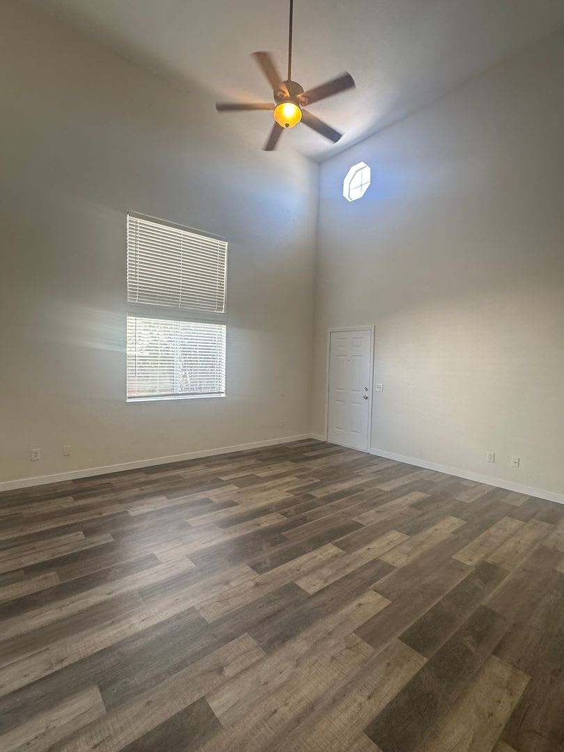 Charming 2-Story Home with New Flooring, New Kitchen Appliances & Downstairs Primary Suite – photo 5