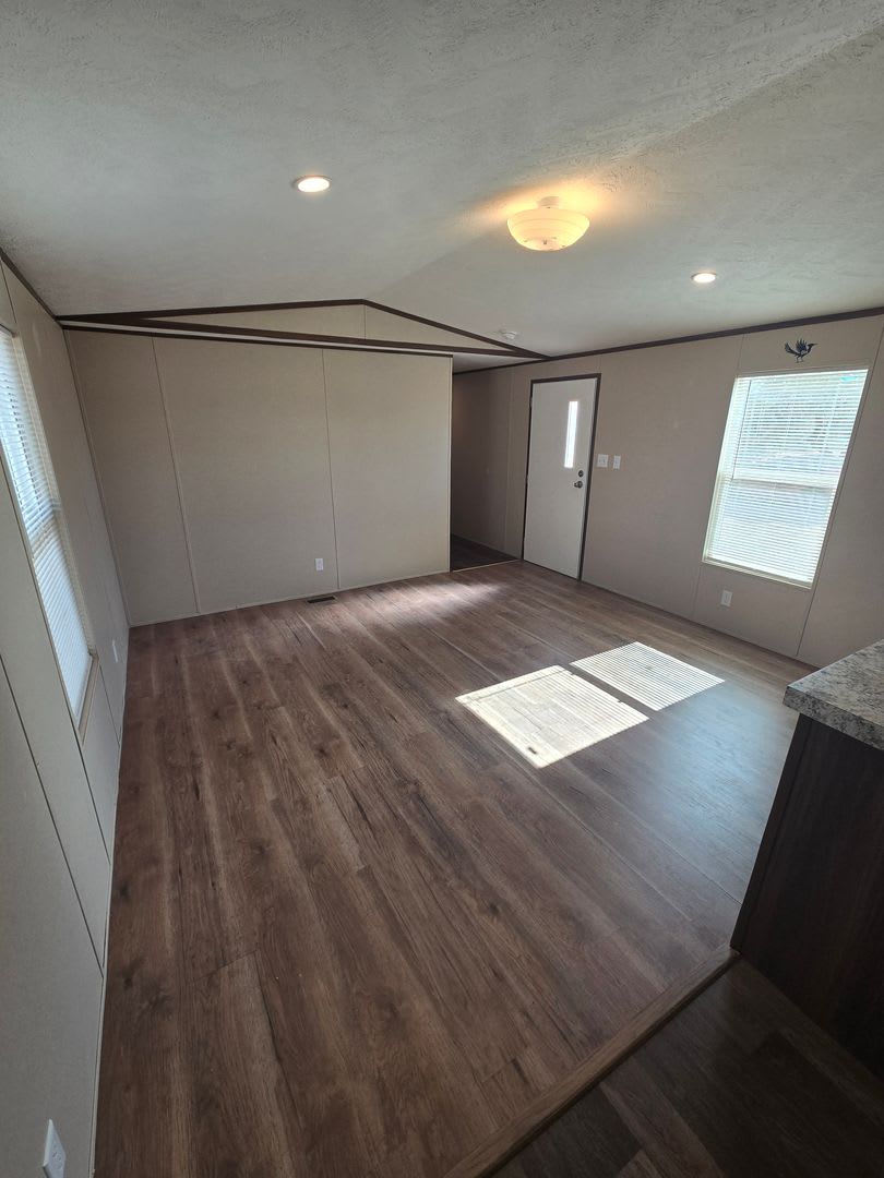 3 bed / 2 bath Home with Large 1/3 Acre Yard – photo 5