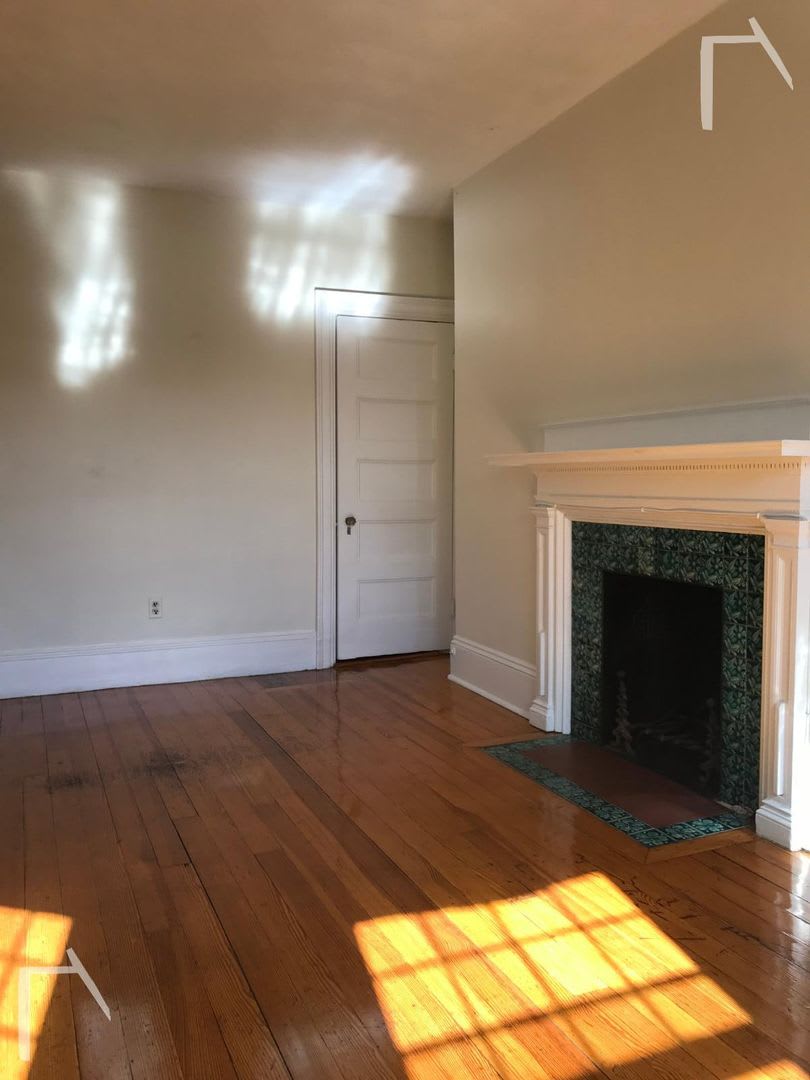 Charming 2 Bedroom No Broker Fee – photo 3