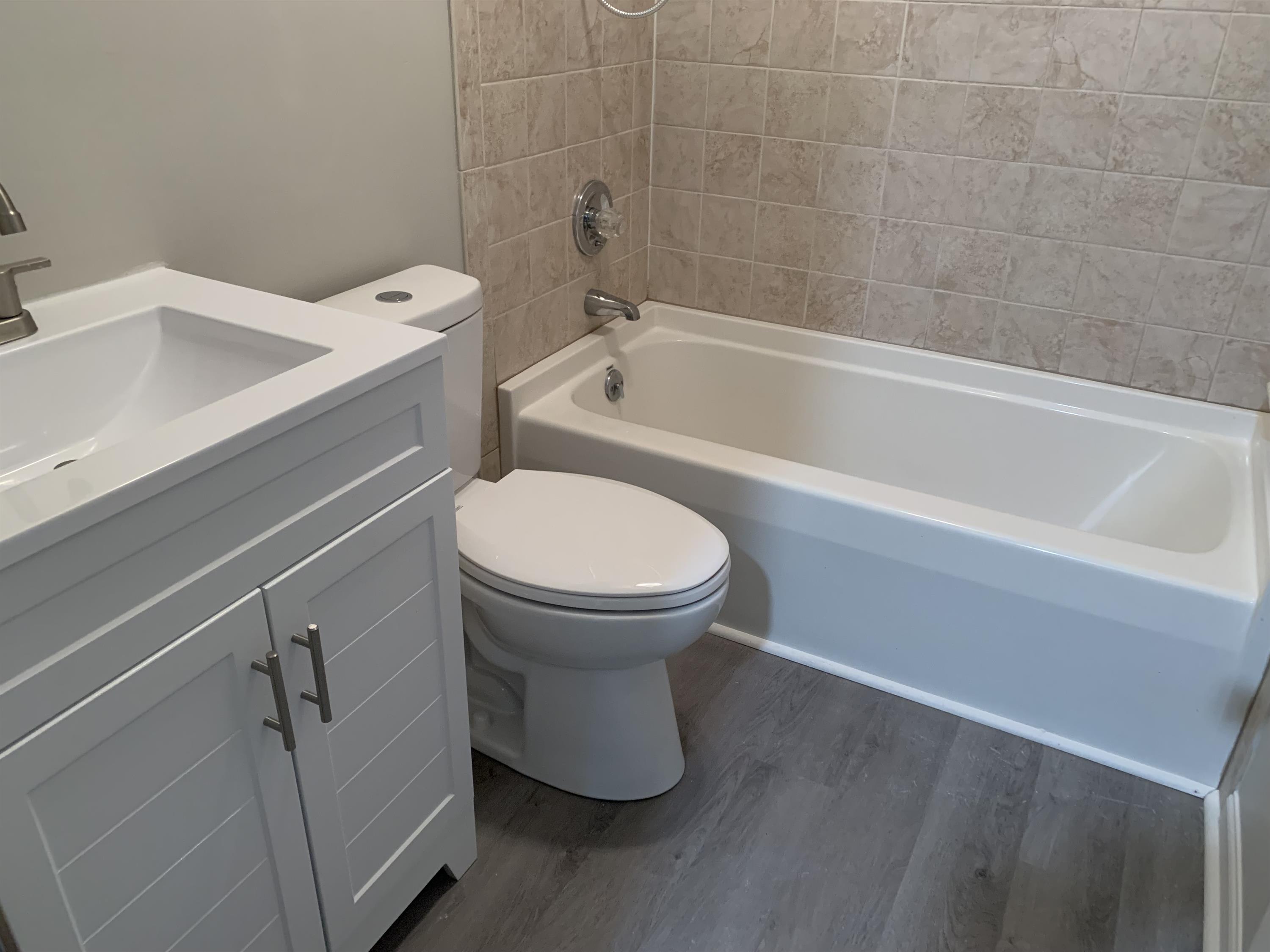 671 Wiltshire Road – photo 2