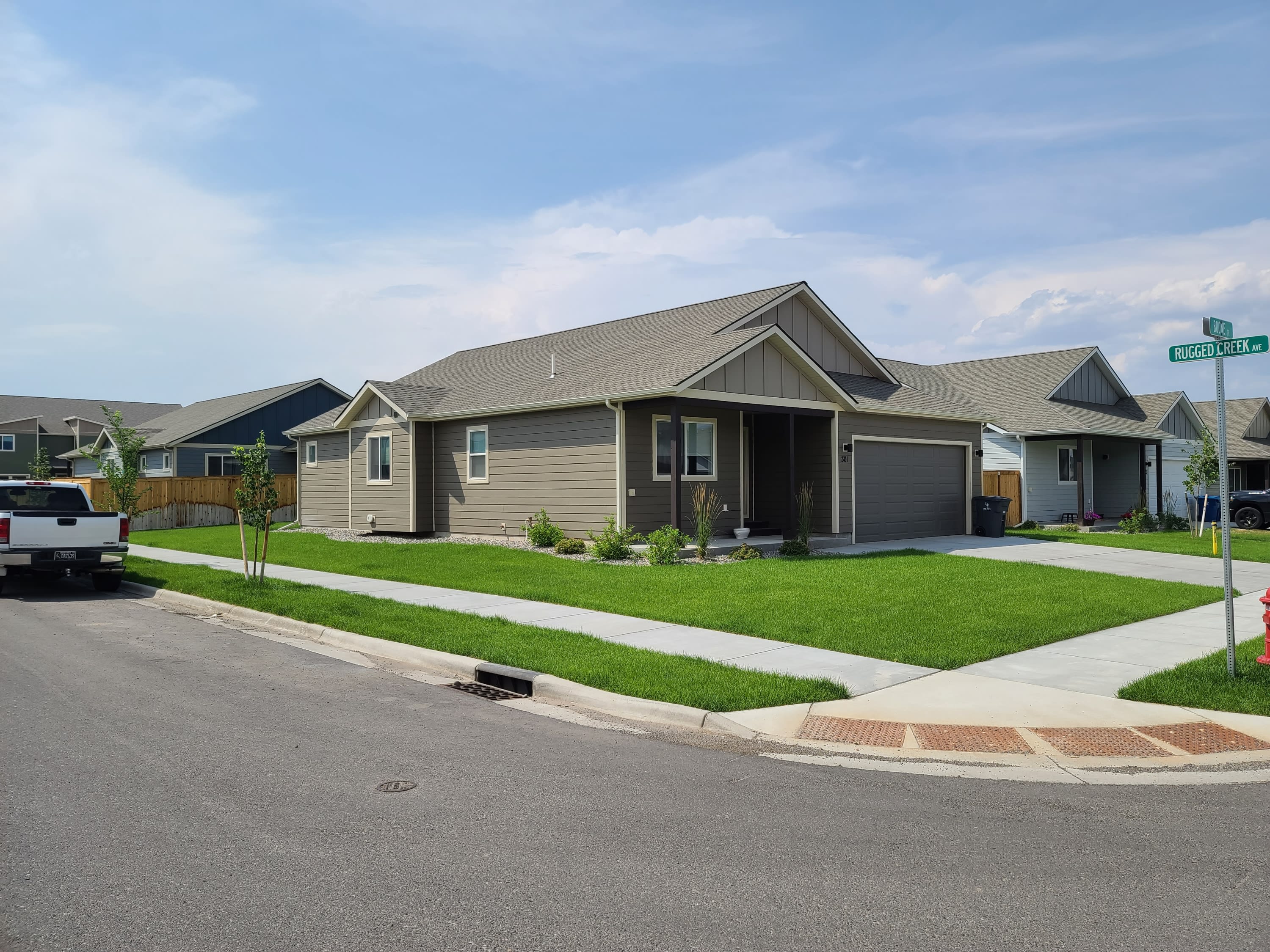 301 Boone Dr – photo 2