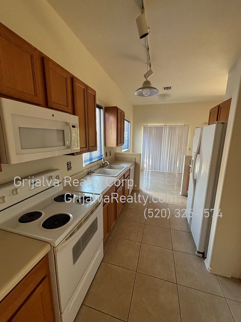 Beautiful 2 BD 2 BA House in the Springs in Green Valley – photo 5