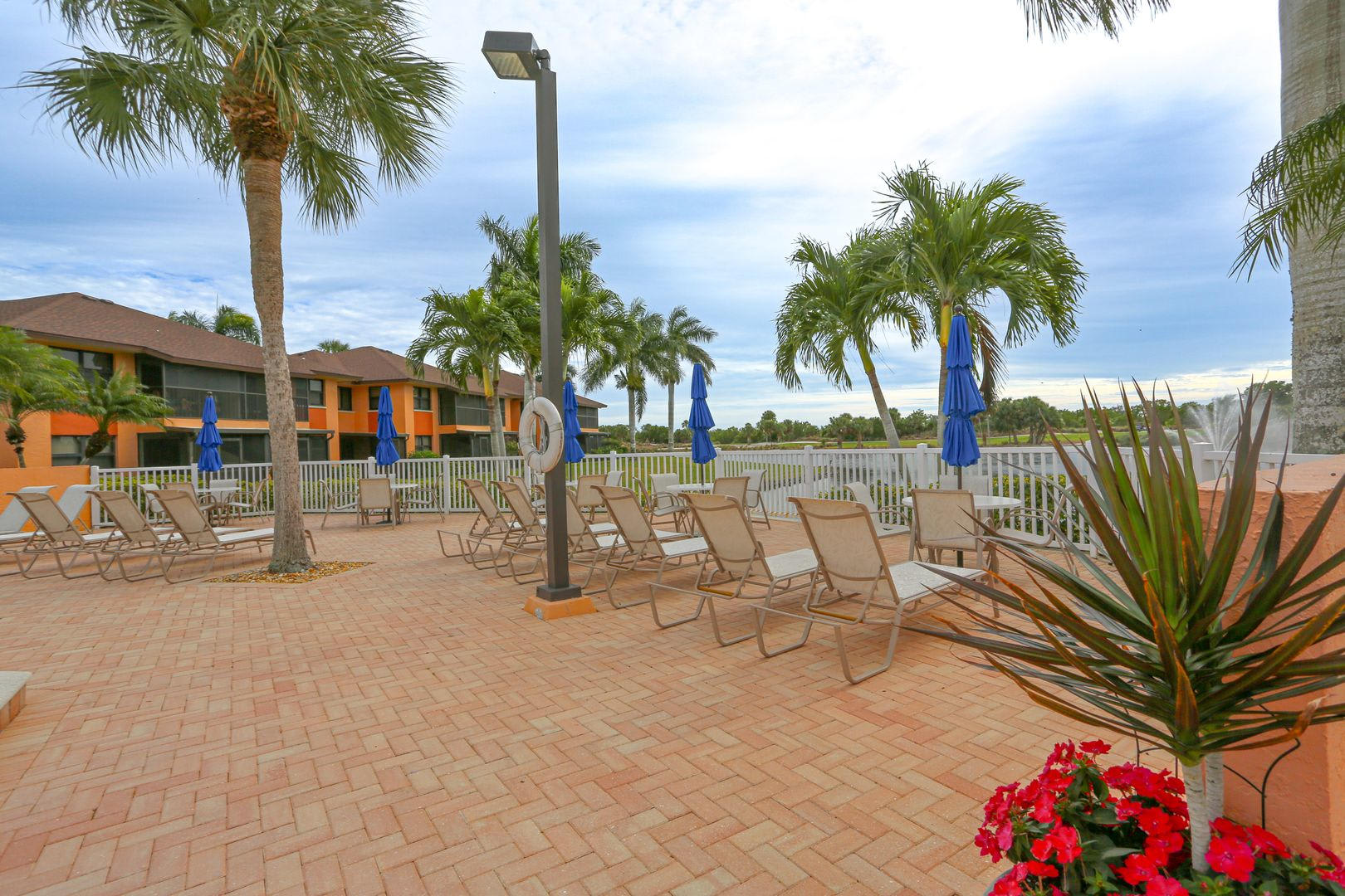 Ask About The Two Weeks Free Wonderful Updated Condo Close To Marco Island And Beaches Will Not Last Long Call Today – photo 4