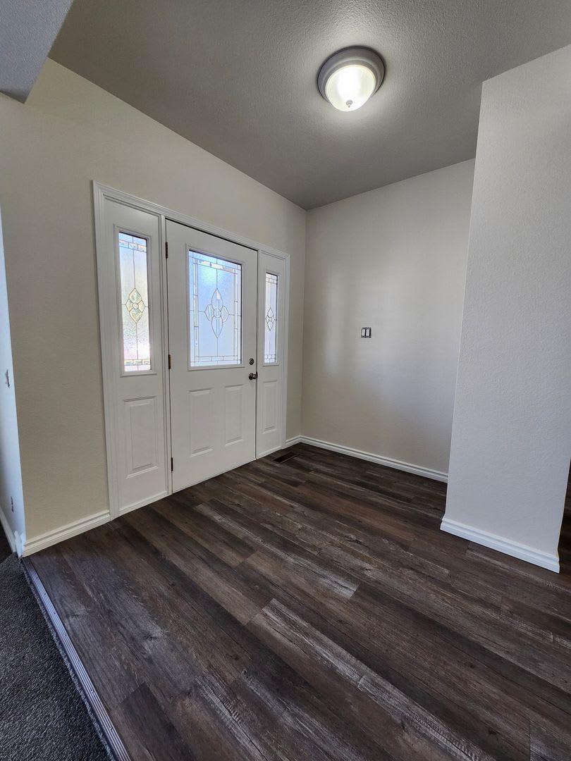 Beautiful Tri Level Home w/RV or Trailer Parking! – photo 3