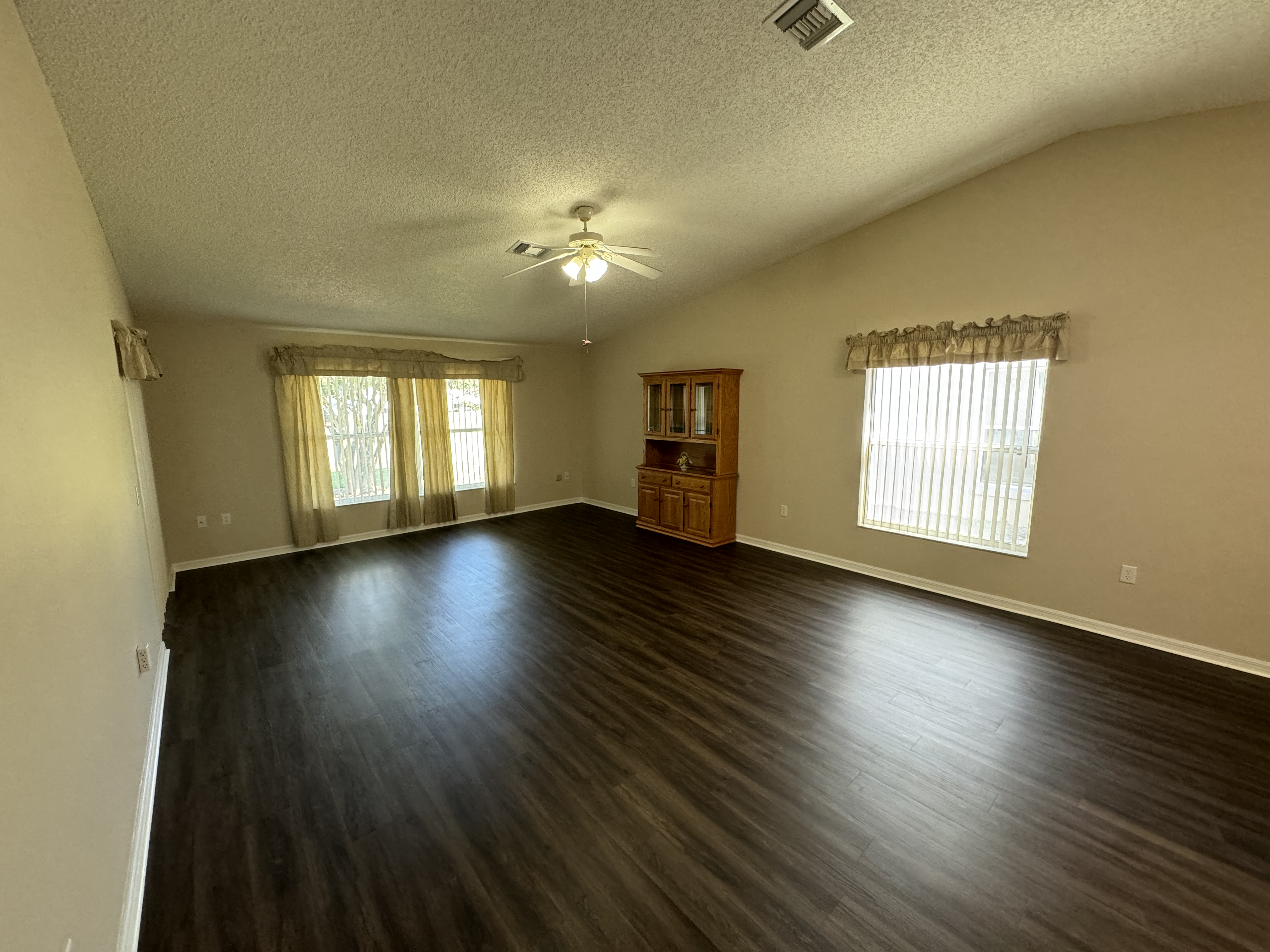 545 Golfview Ct – photo 2