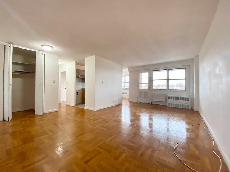 210 West 251st Street – photo 1