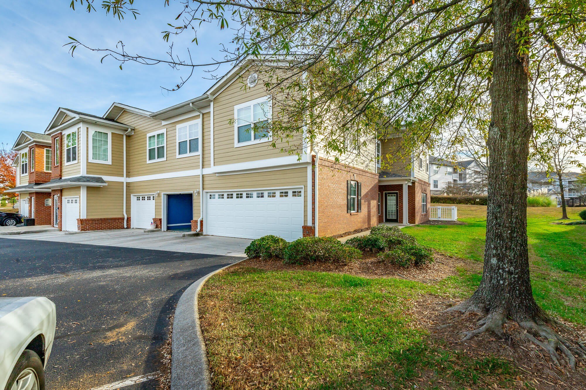 6105 Regency Court – photo 1