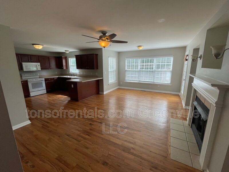 518 Amber Crest Ct. – photo 2