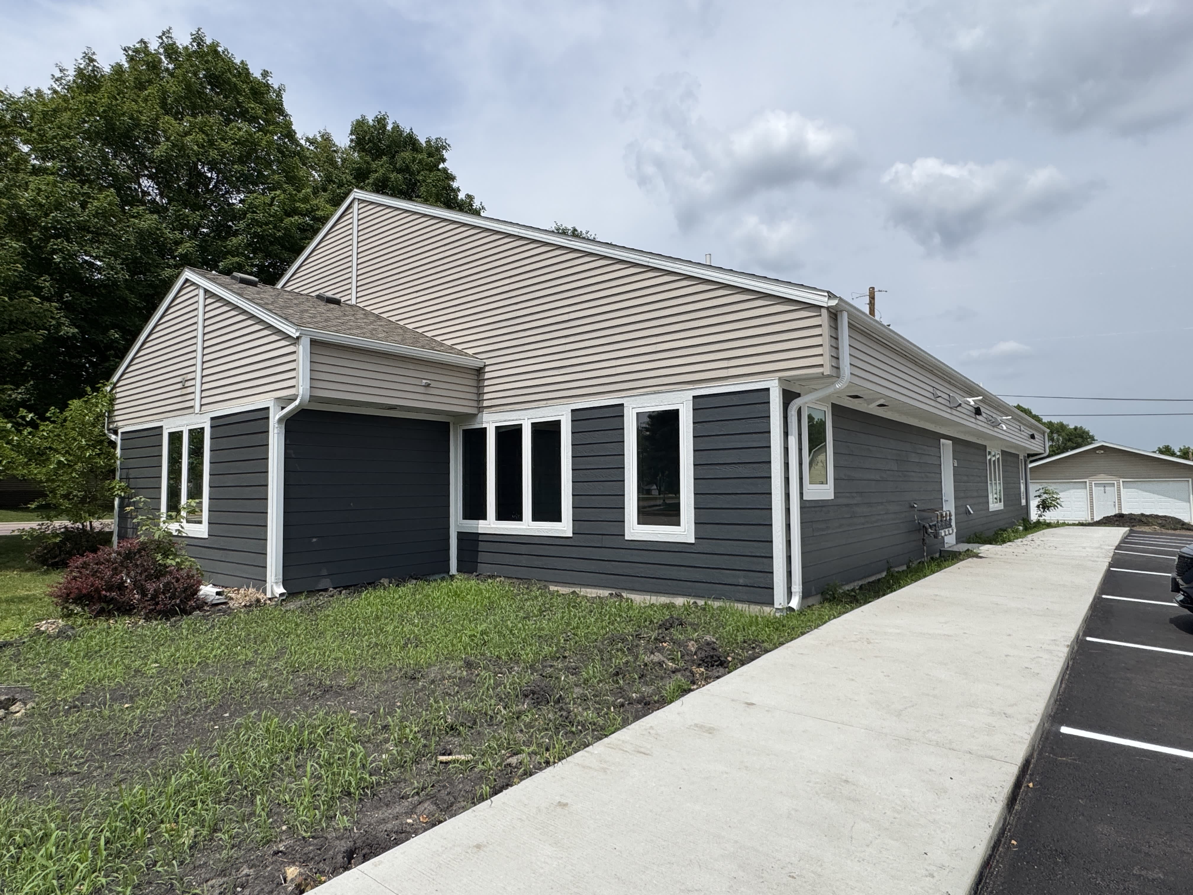 520 6th St – photo 1