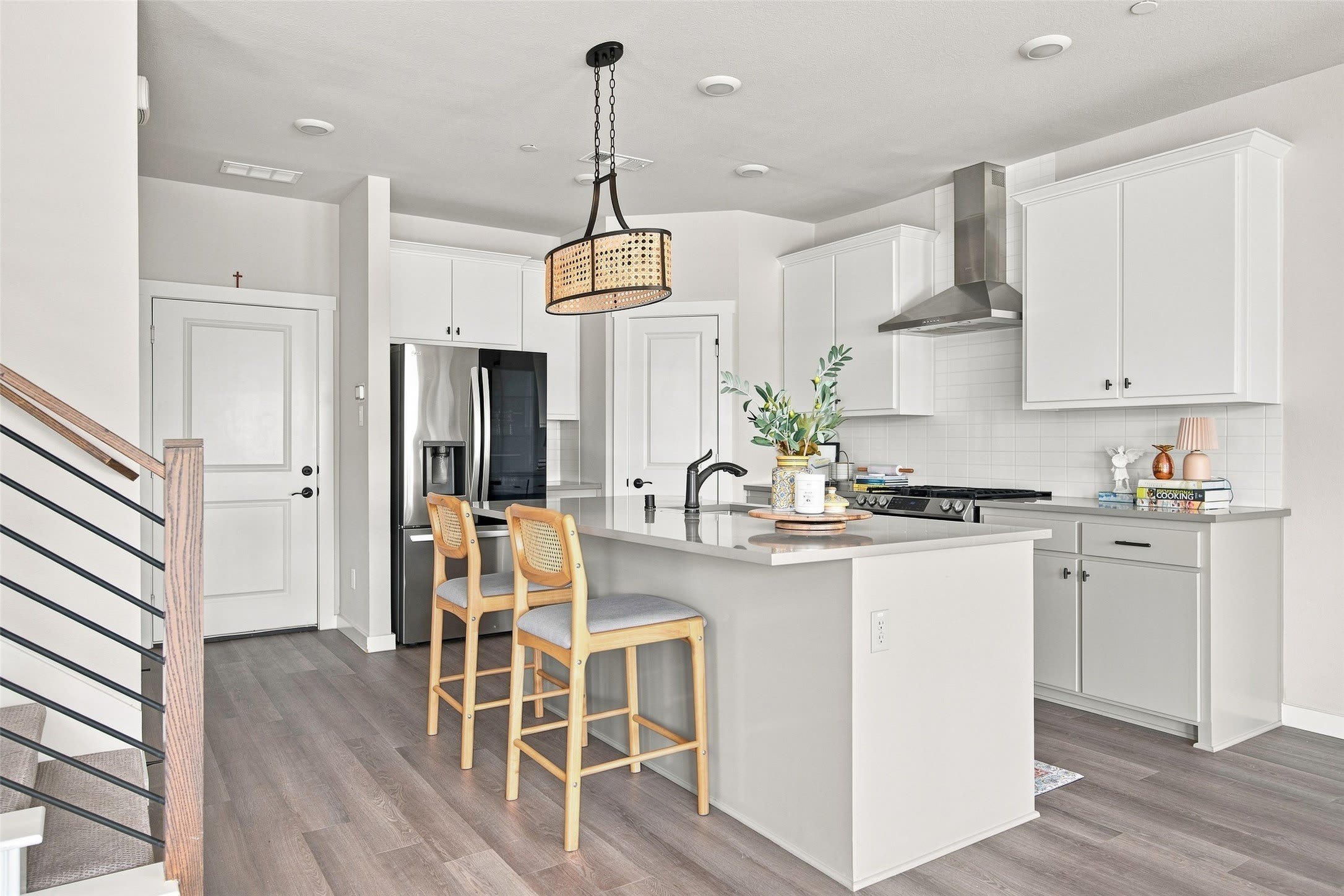 800 Bandera Court – photo 2