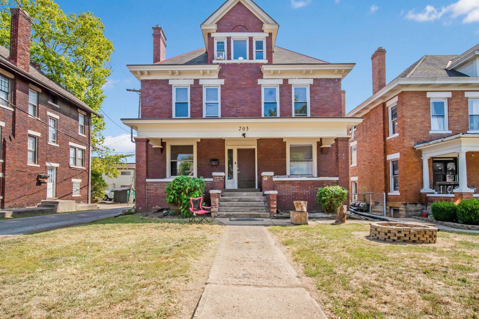 Massive Newly Renovated 11-Bedroom House on E. 14th – Prime Campus Location! – photo 1