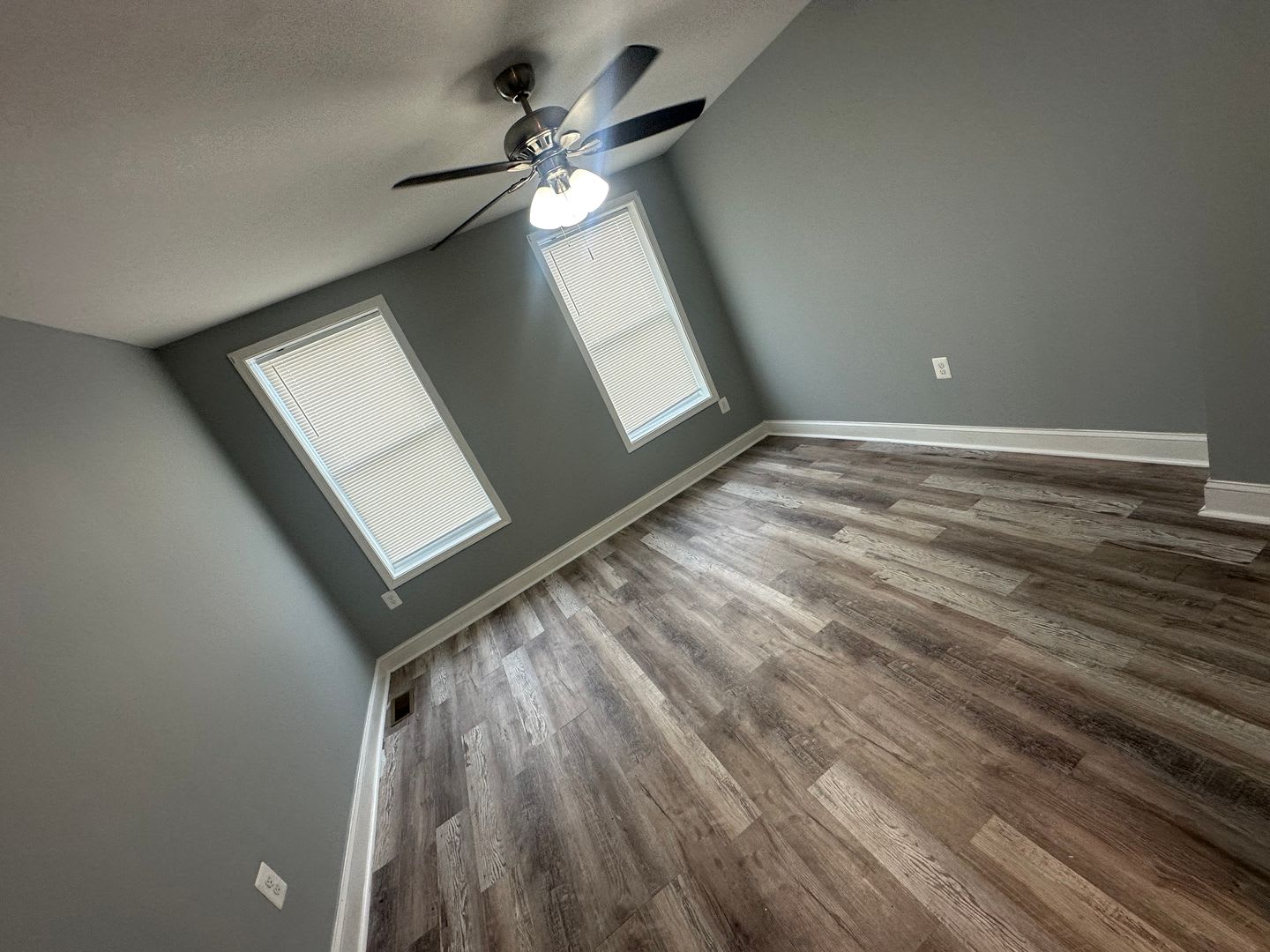 2bdr 1 ba east Baltimore – photo 2