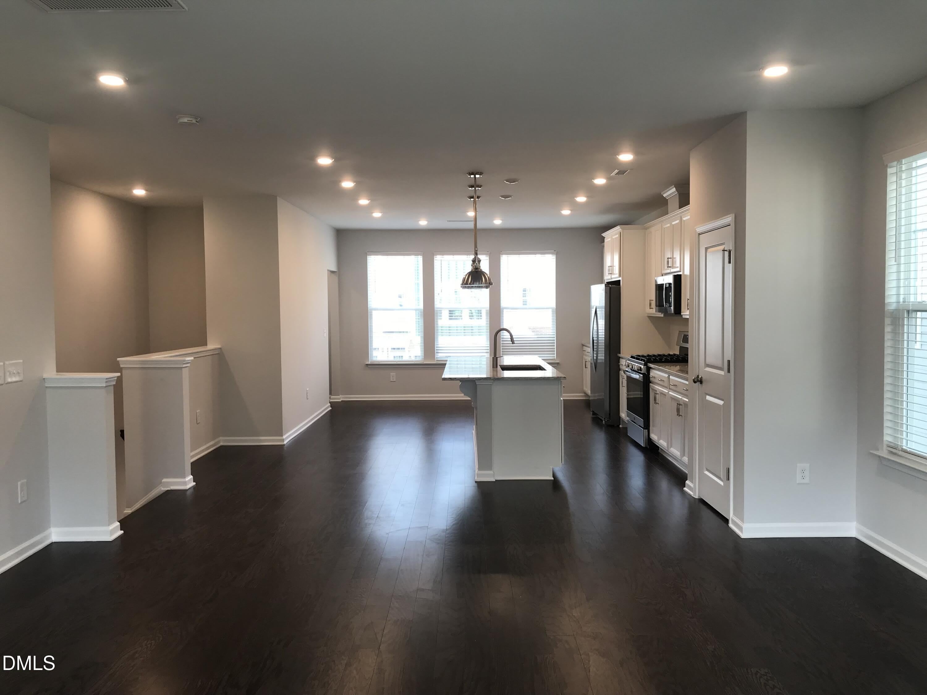 1042 Commack Drive – photo 3