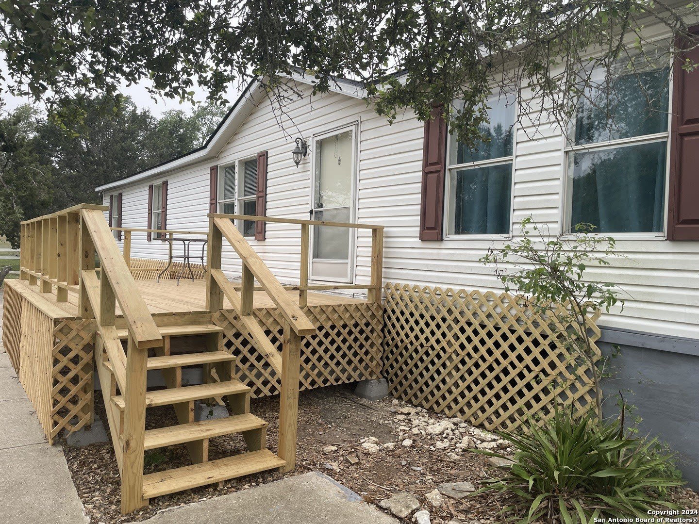 1061 Spring Branch rd – photo 3