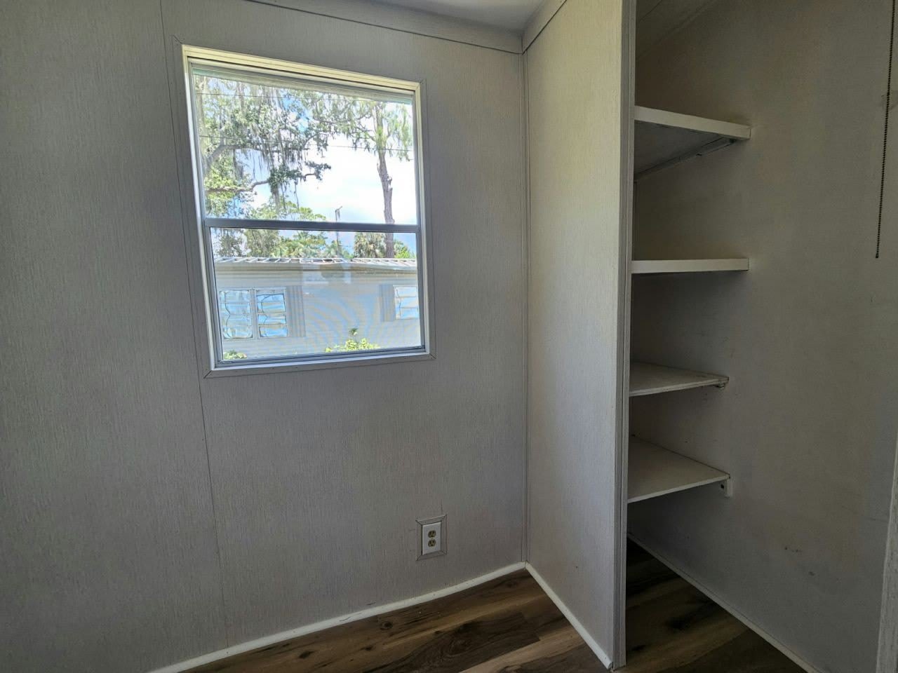 4360 Hitzing Ave – photo 5