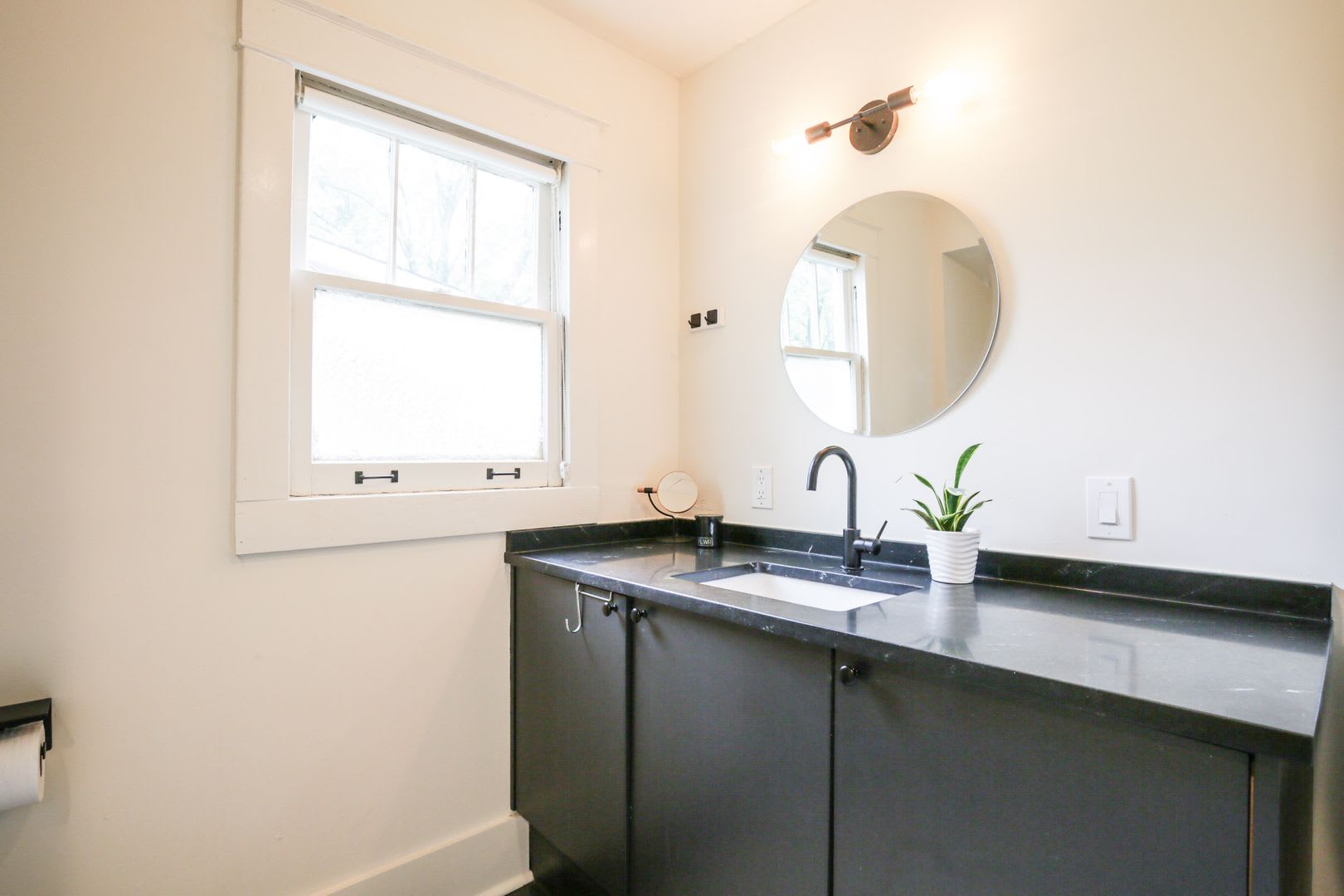 Coming soon! Great upstairs duplex unit in East Nashville-walk to Rosepepper Cantina! – photo 5