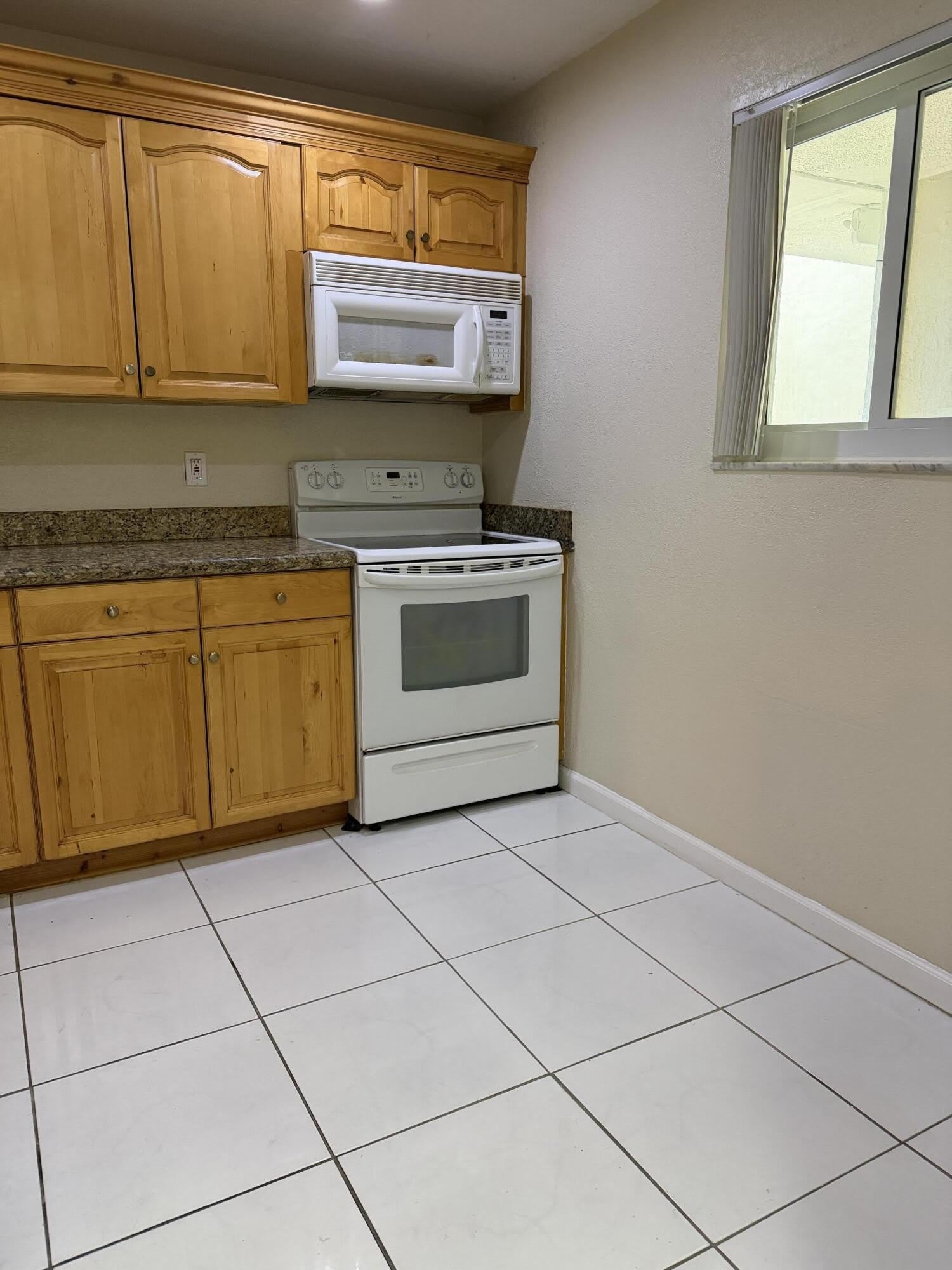 7850 Camino Real – photo 4