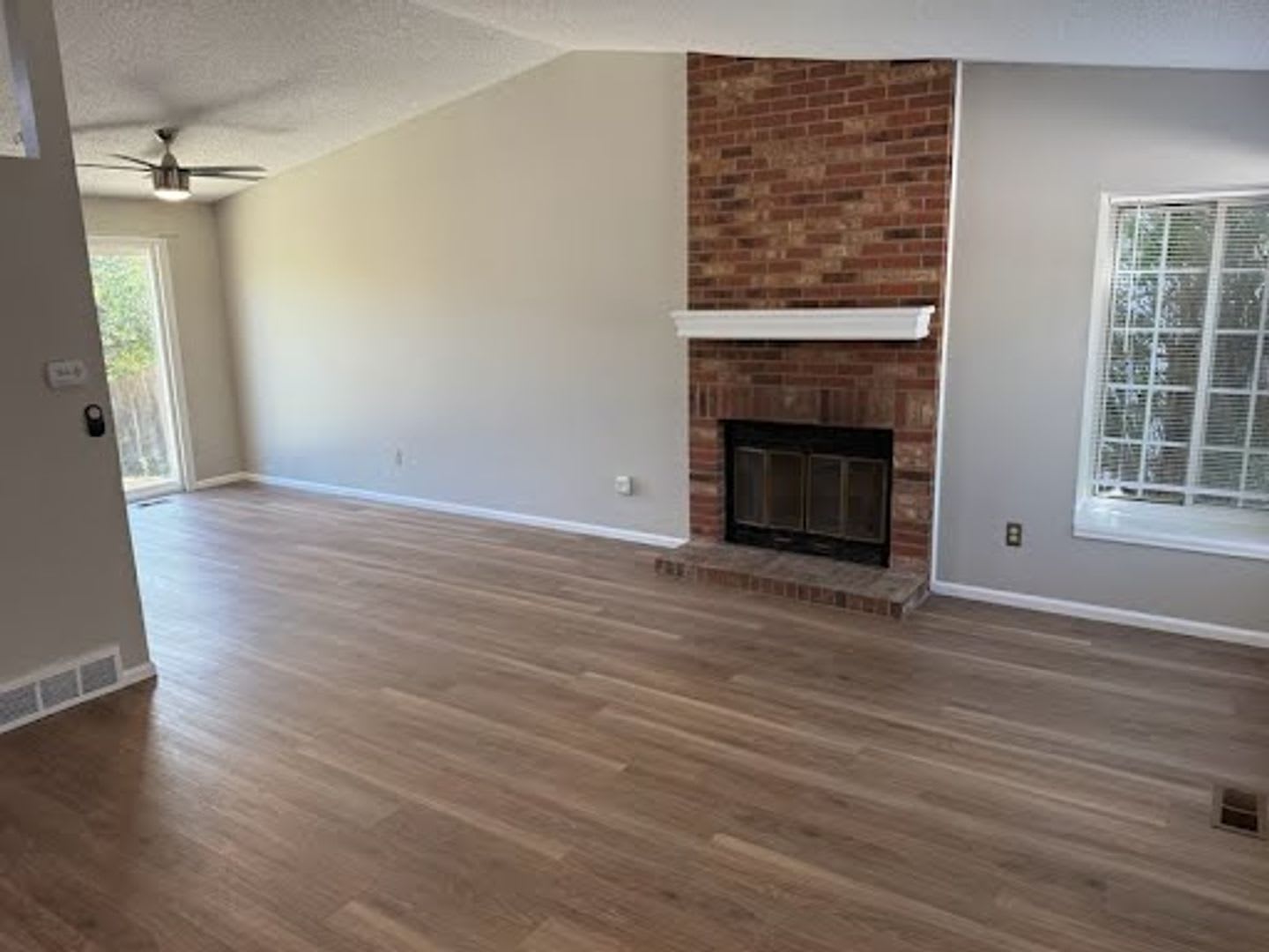 3 bed, 2 bath tri-level home – photo 4