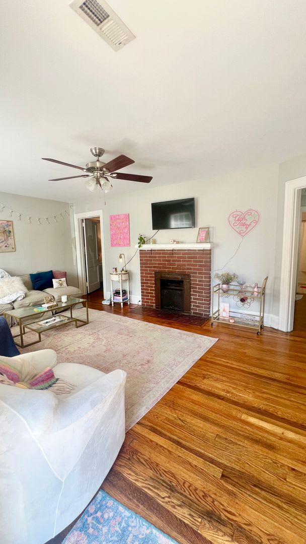 3 Beds 2 Baths – photo 2