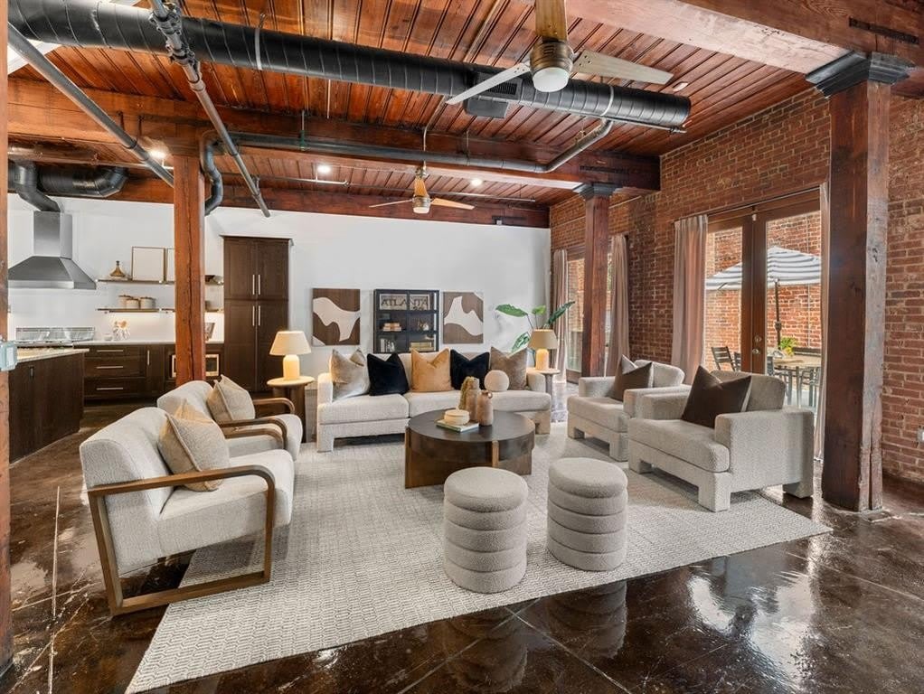 320 Peters Street SW – photo 1