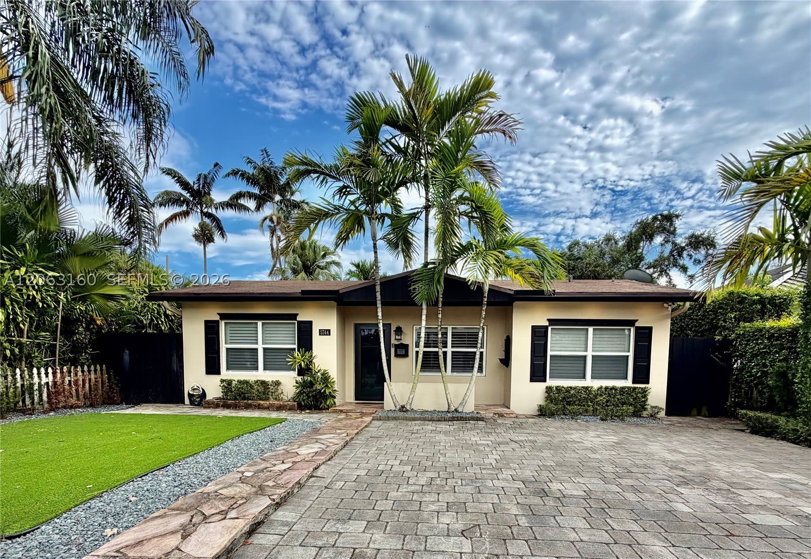 5744 SW 54th Ter – photo 1