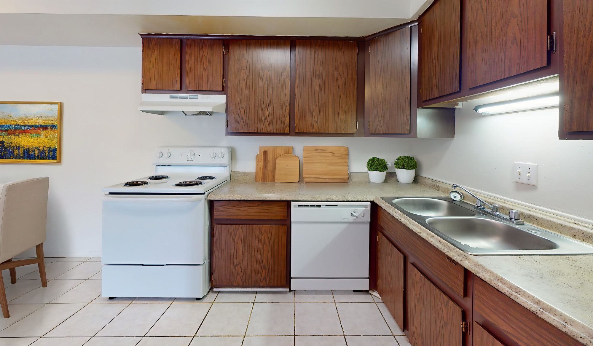 Whitehall Apartments – photo 4