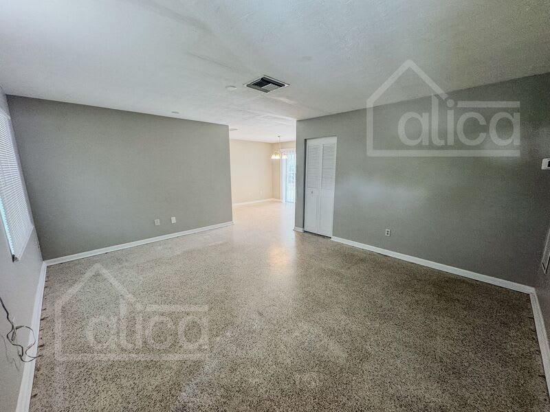 7176 Lockwood St – photo 3