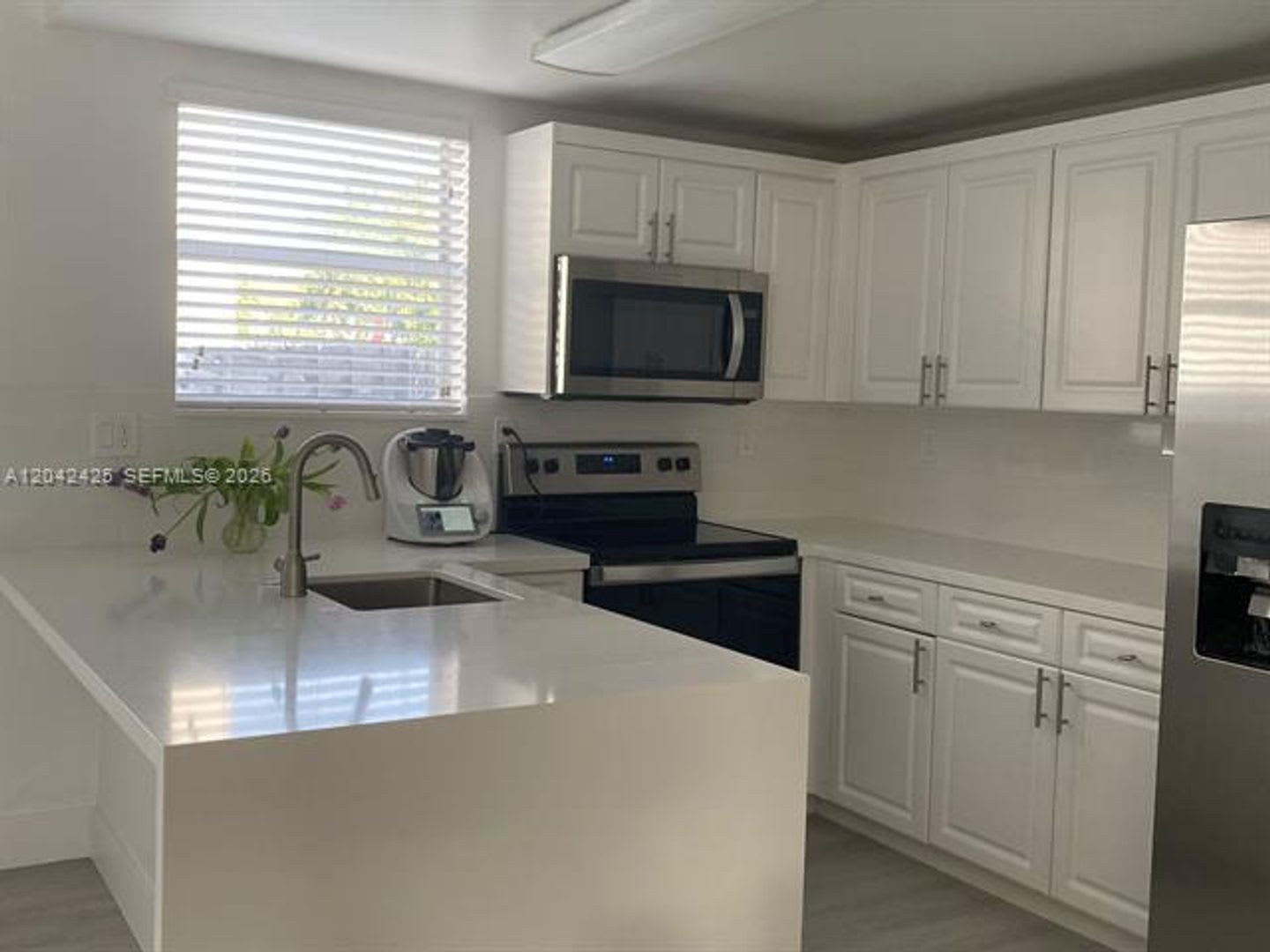 5245 Nw 112Th Ave Th 8 Doral Fl 33178 – photo 4