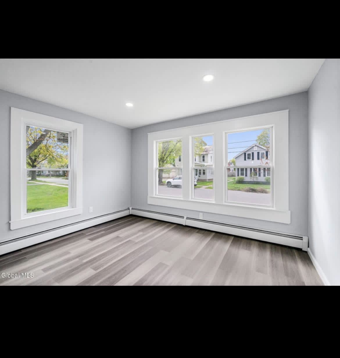 27 W Notre Dame St – photo 2