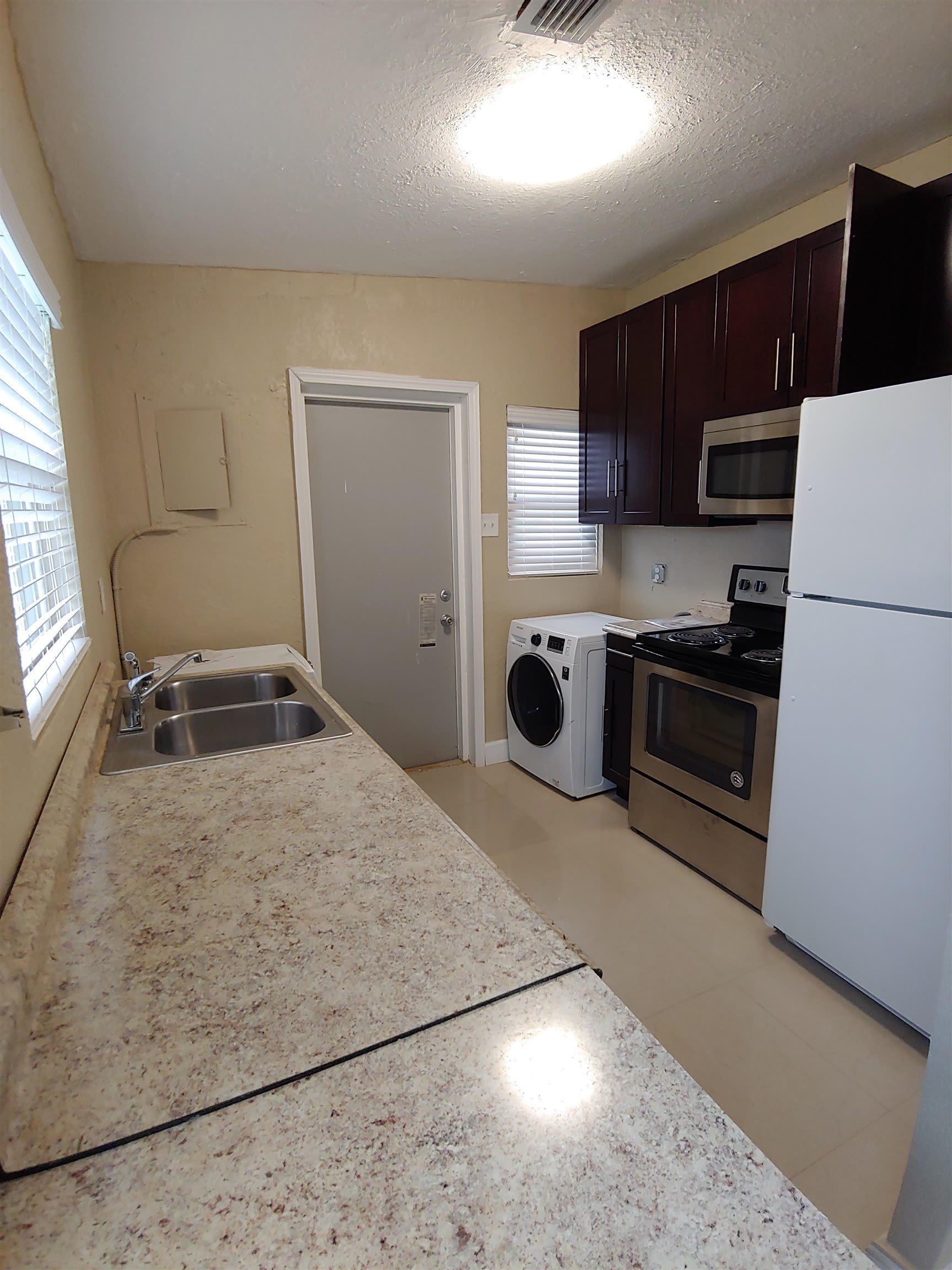 2347 Keith Street – photo 4