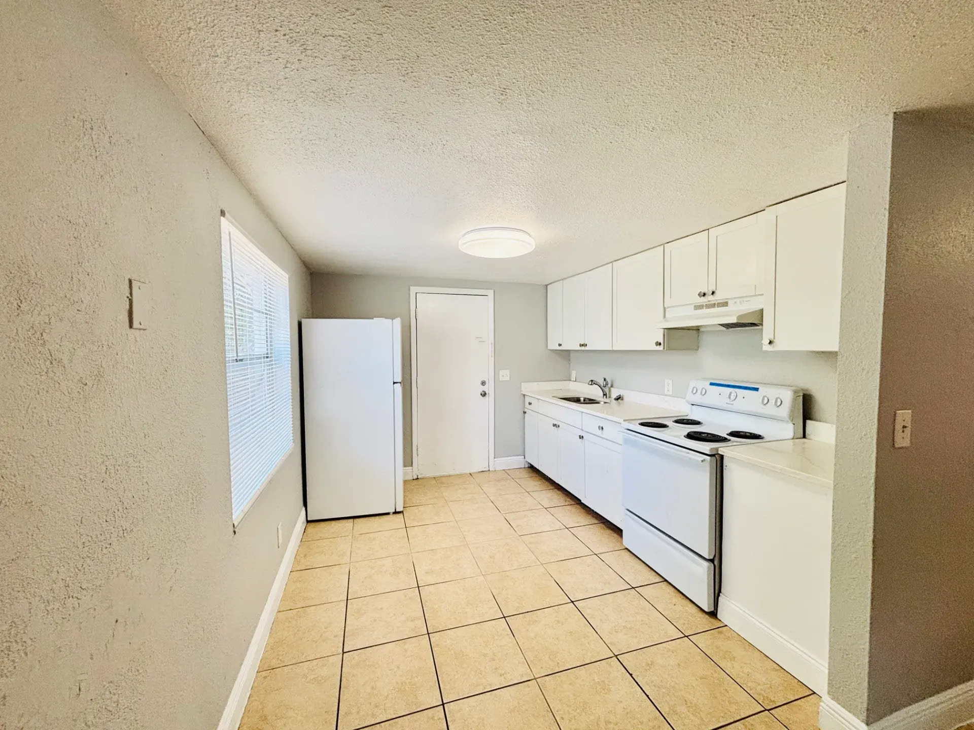 11733 N 12th St – photo 4