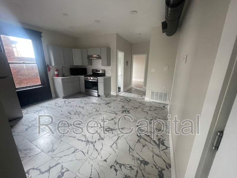 26 Elizabeth Ave – photo 1