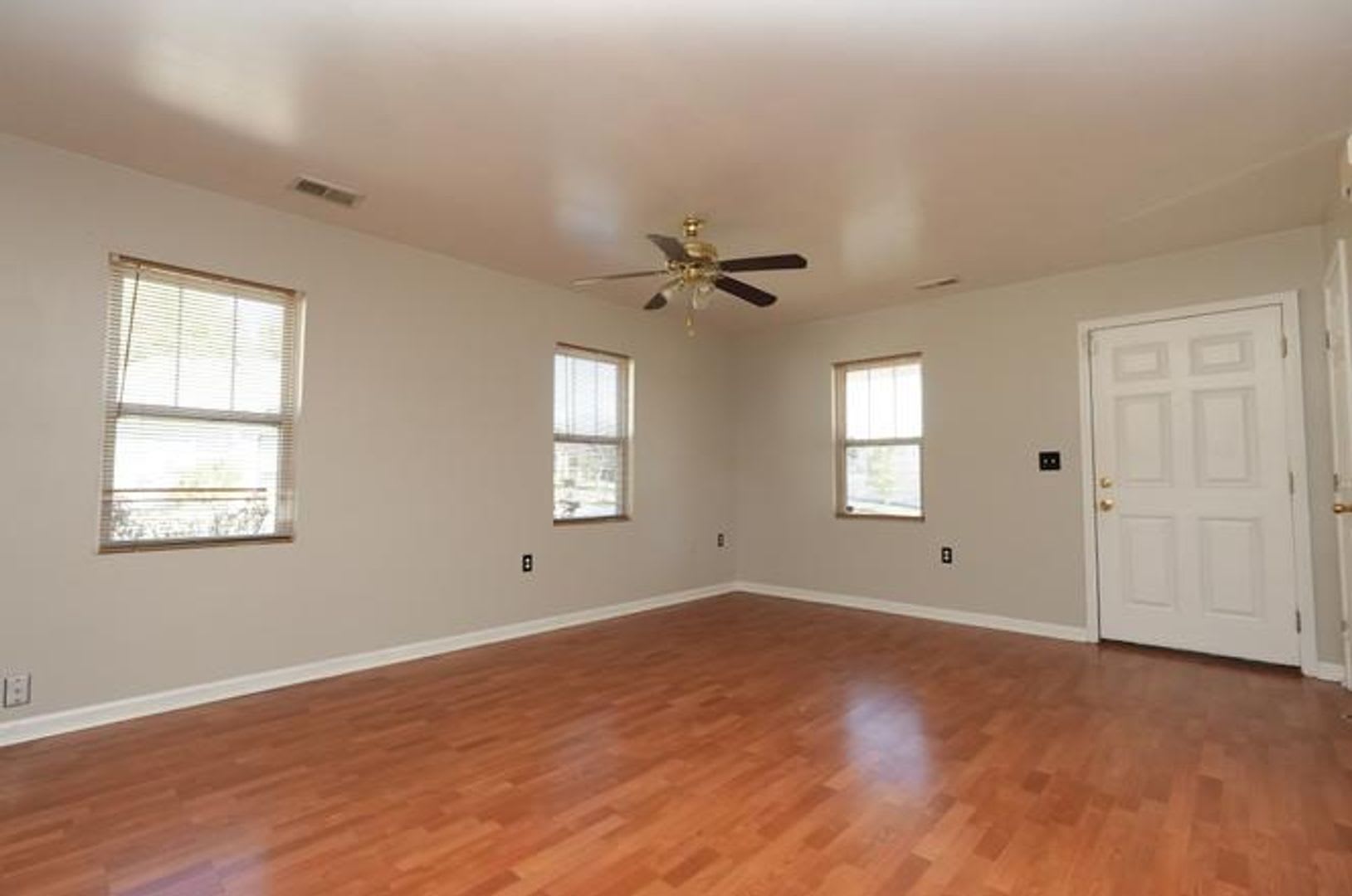 Coming Soon! 4 BR/2BA – photo 2