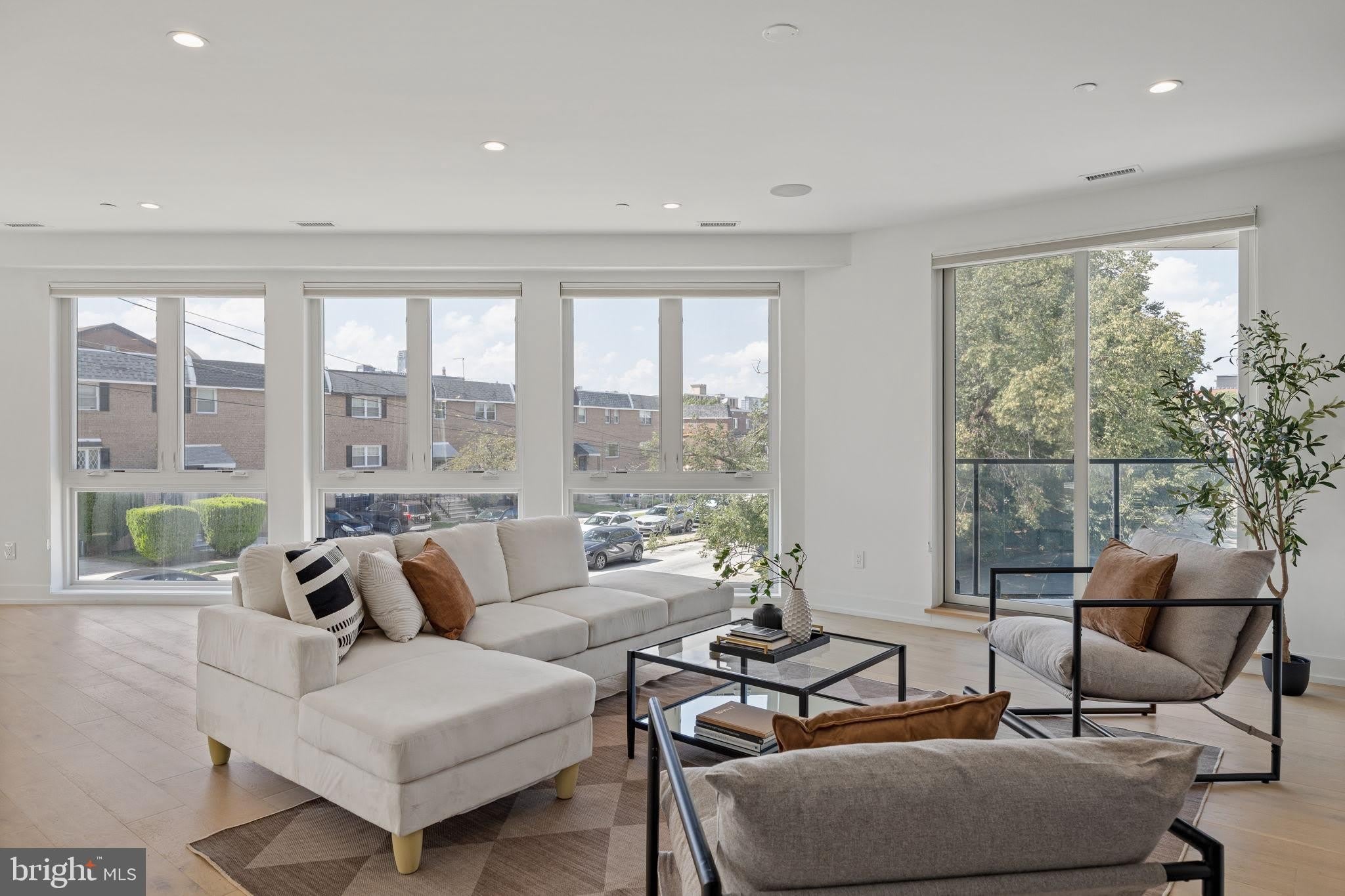 527 BROWN Street – photo 5