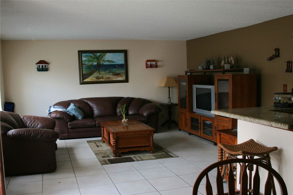 11453 Nw 42nd St – photo 2