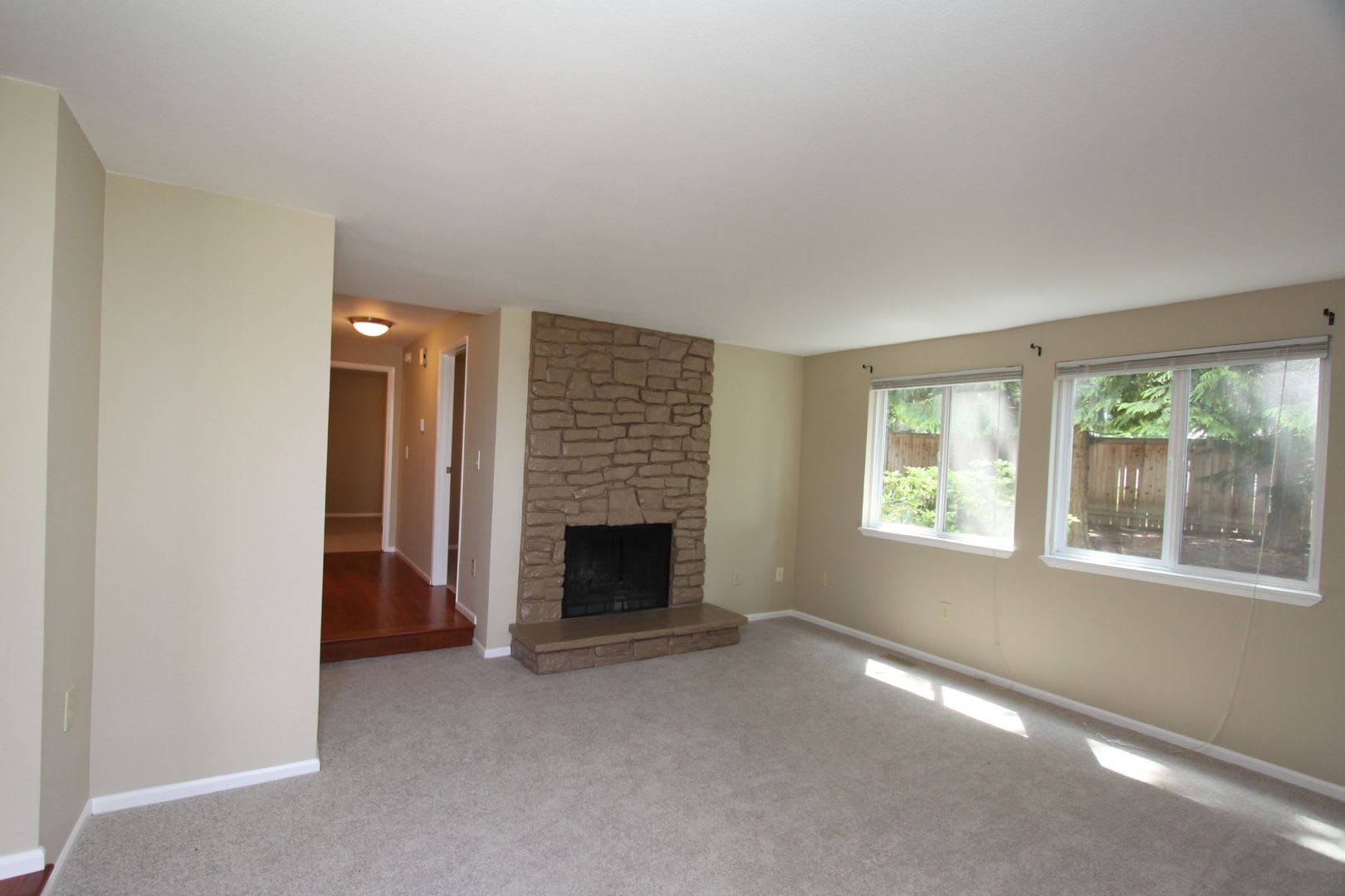 Ground Floor Condo At Evergreen Villa In Kirkland – photo 4
