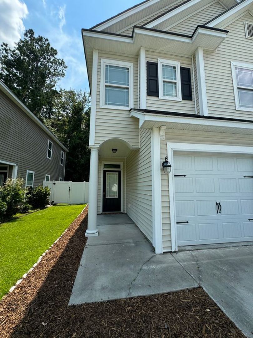 Home In Mainstreet – photo 2