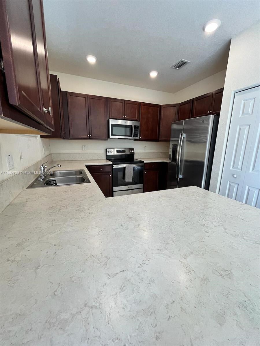 159 Southeast 33rd Terrace – photo 4