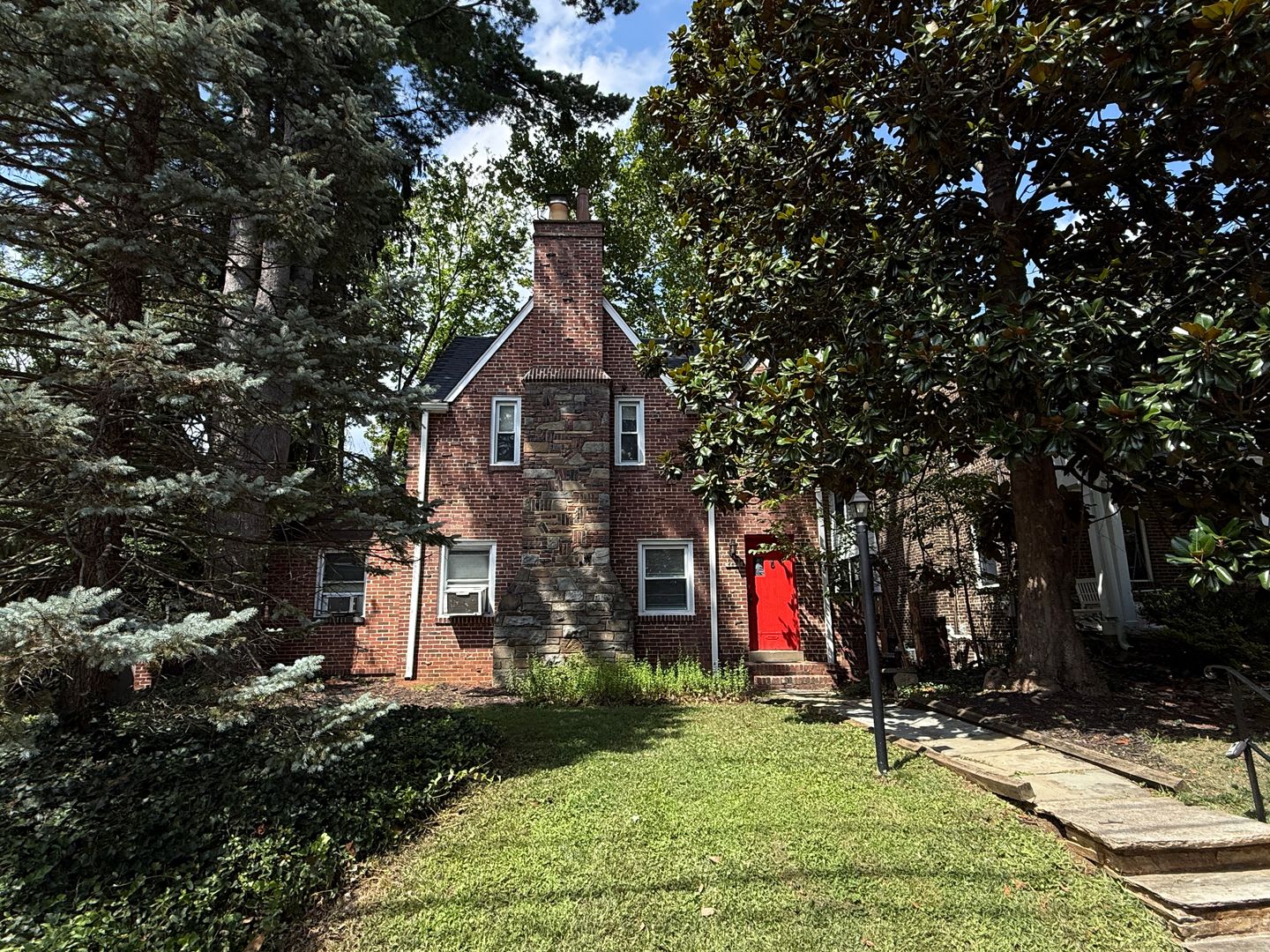 Spacious 4-Bedroom, 2.5-Bath Upper-Level Home – photo 1