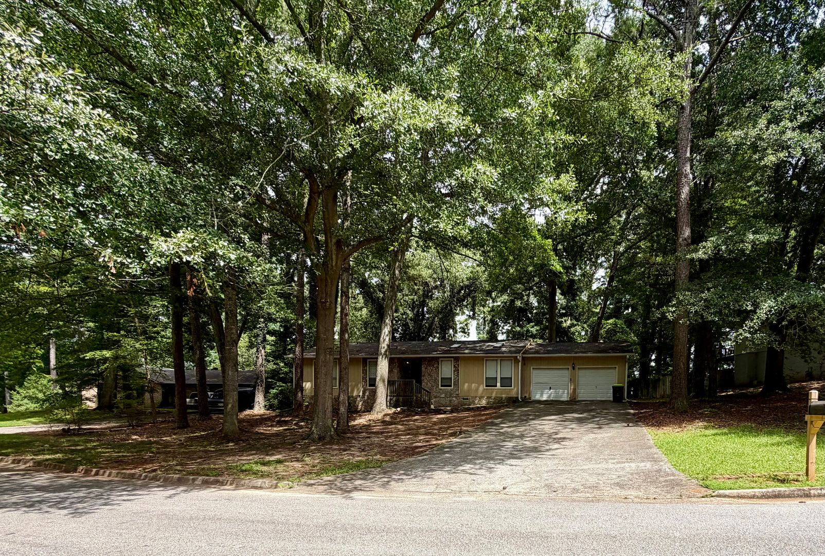 Beautiful 3-Bedroom, 2-Bath Ranch with Spacious Kitchen & Private Backyard – photo 3