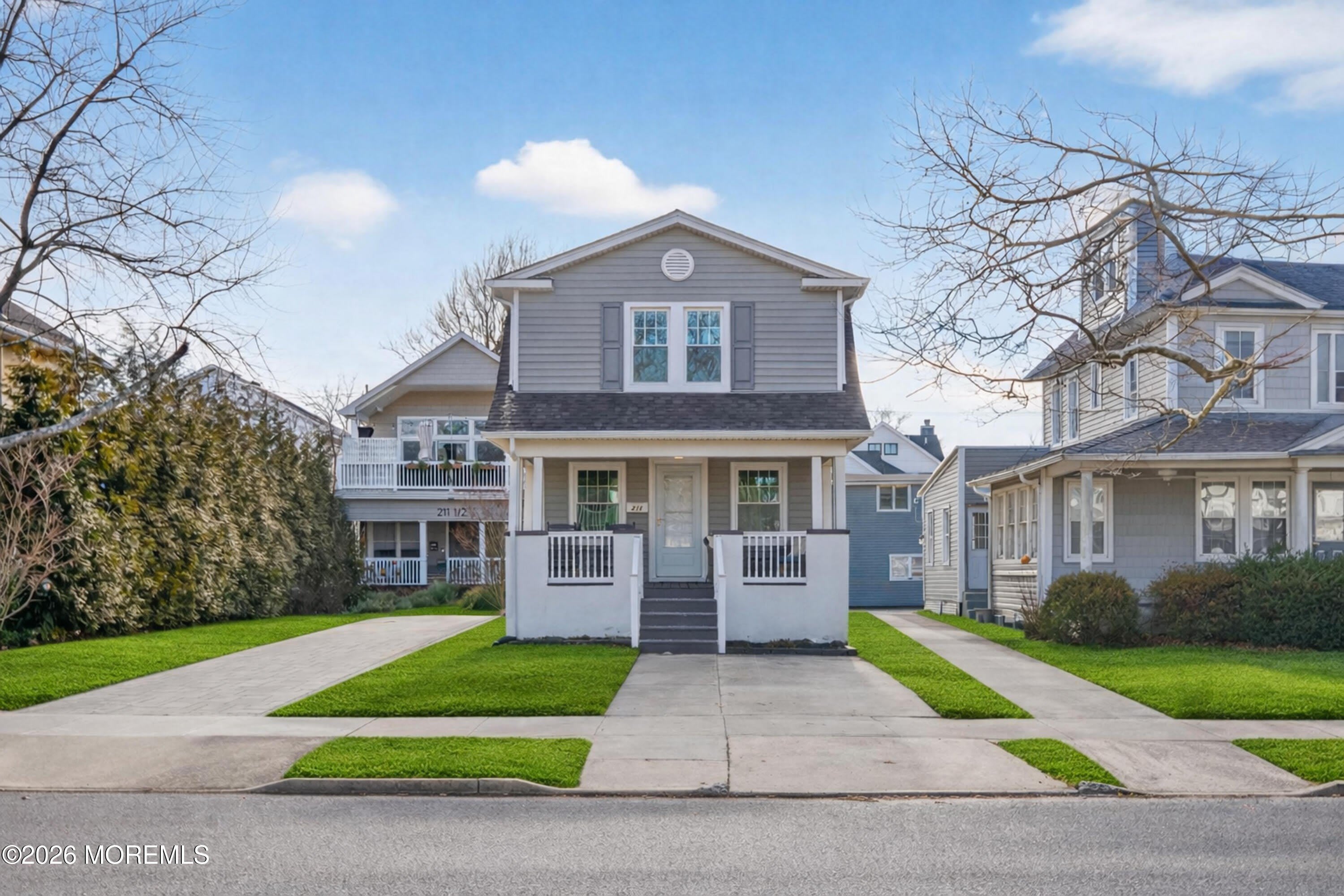 211 Lareine Avenue – photo 2