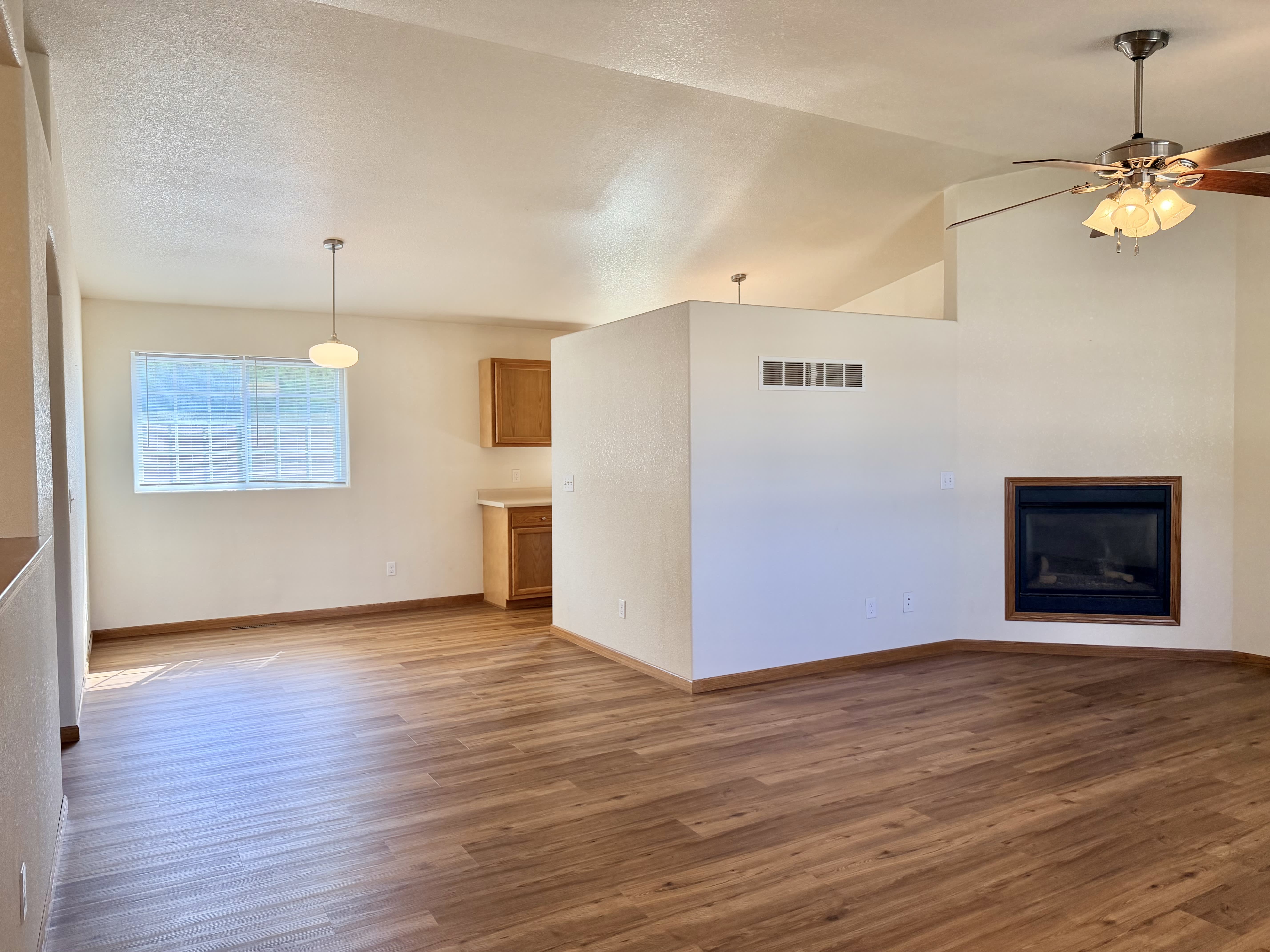 275 S 21st St Ct – photo 3