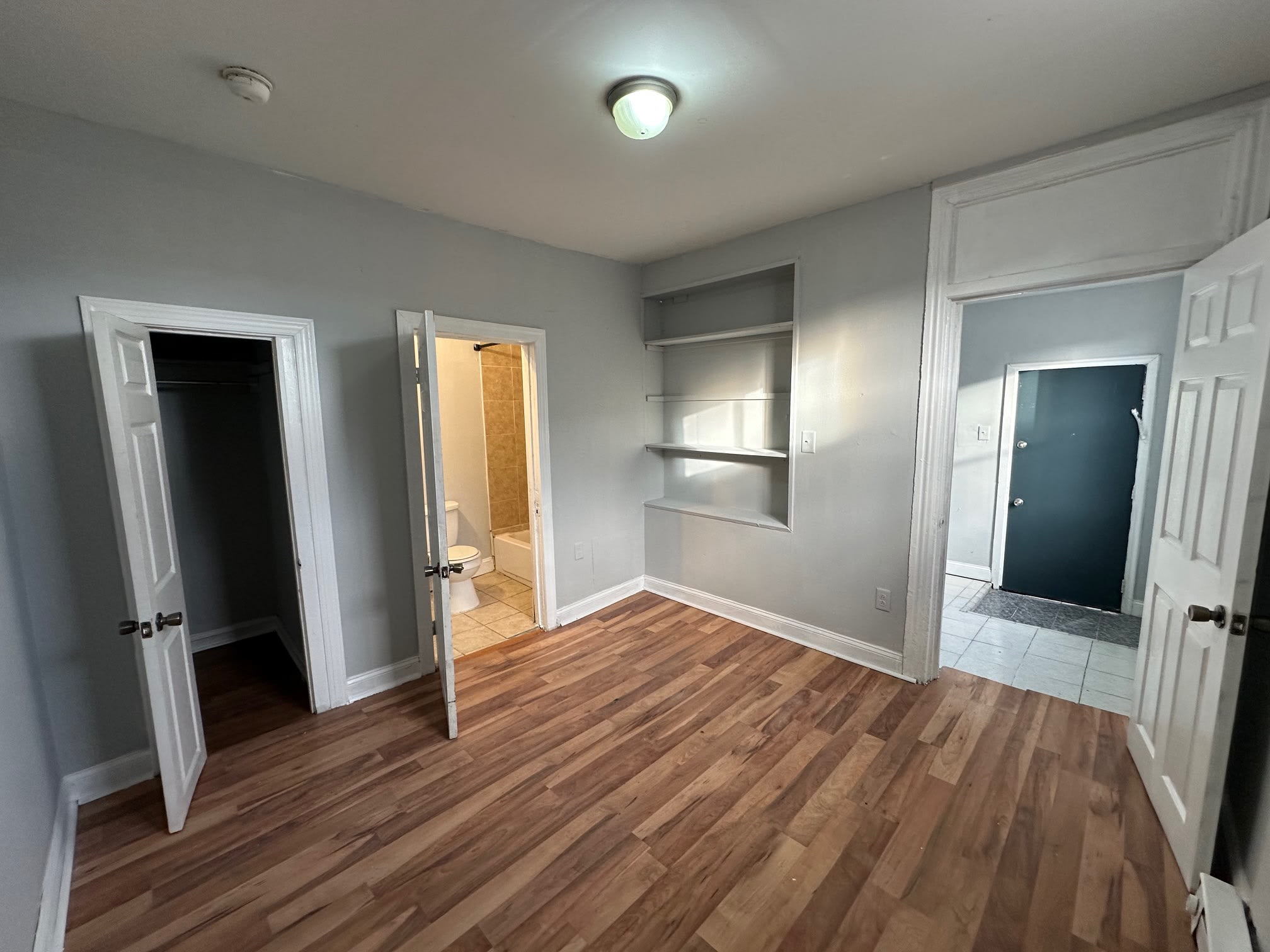 5900 Pine StAppt 4 – photo 3