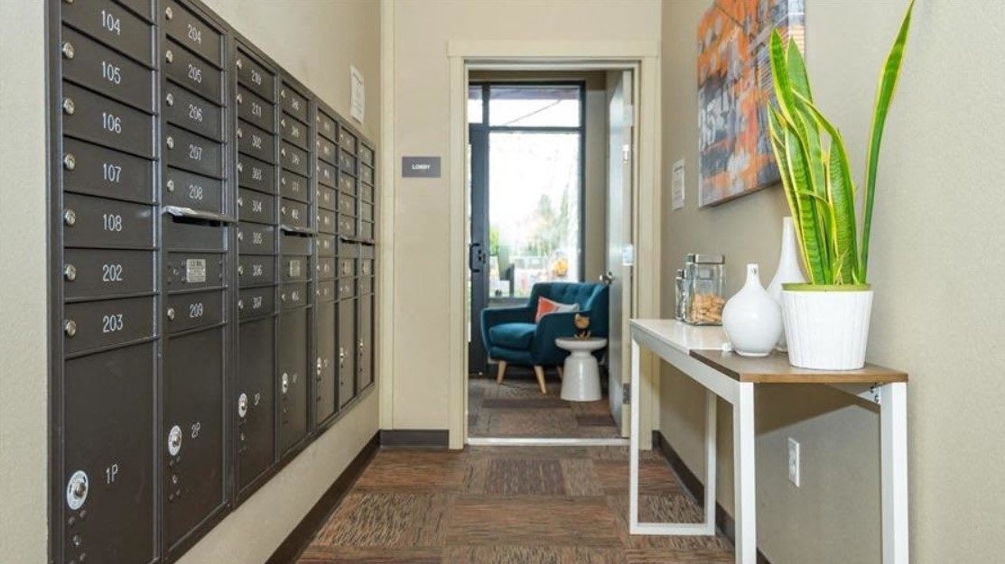 Monroe Apartments – photo 3