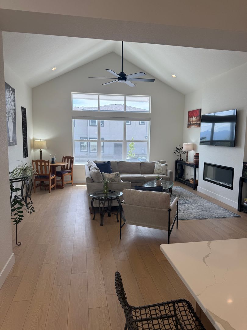 Stunning LIKE NEW 4 Bedroom in Wolf Ranch – photo 4