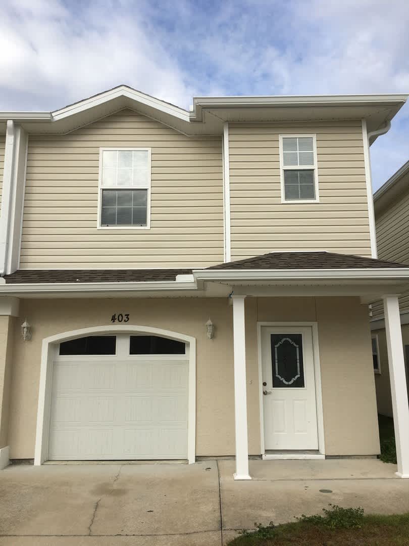 Great Townhome w/Easy Access to Shopping, Dining & Tyndall AFB! – photo 2