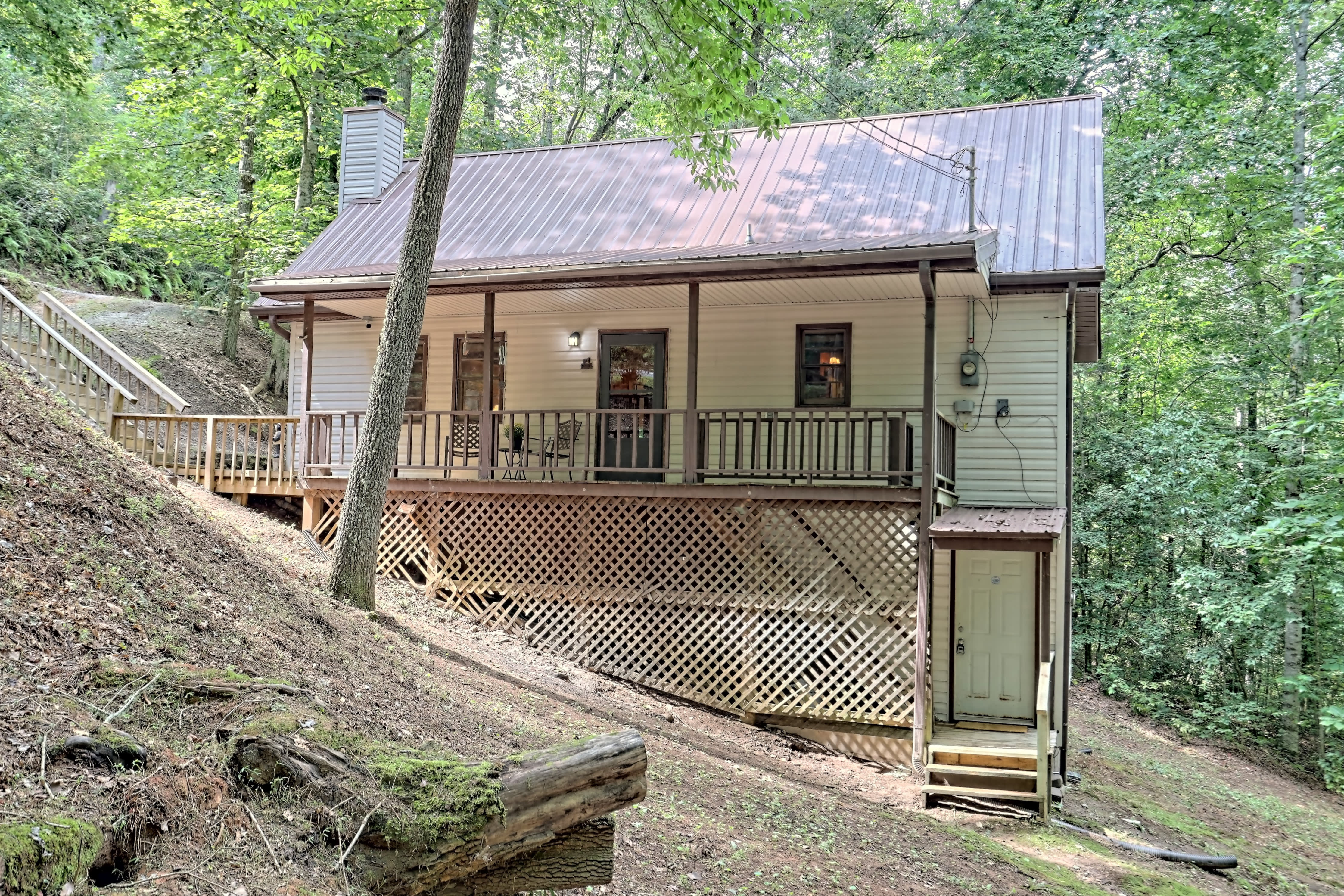 492 Sims Way – photo 2