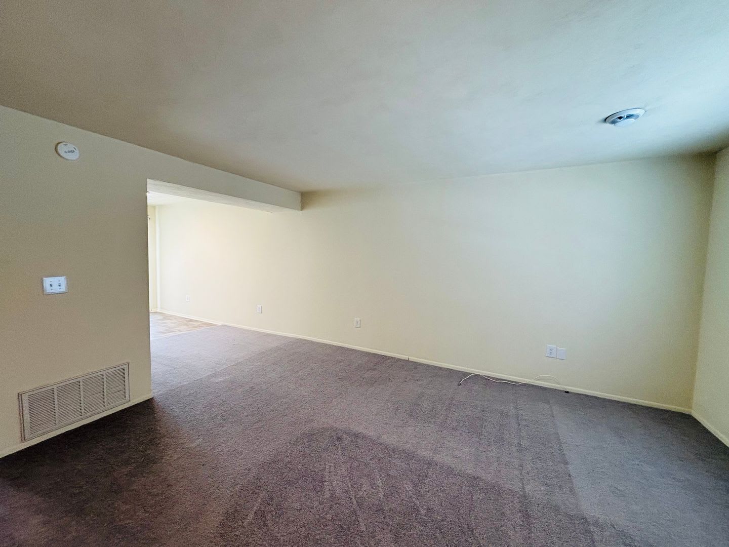 2 Bedroom, 1.5 Bath Townhouse – photo 4