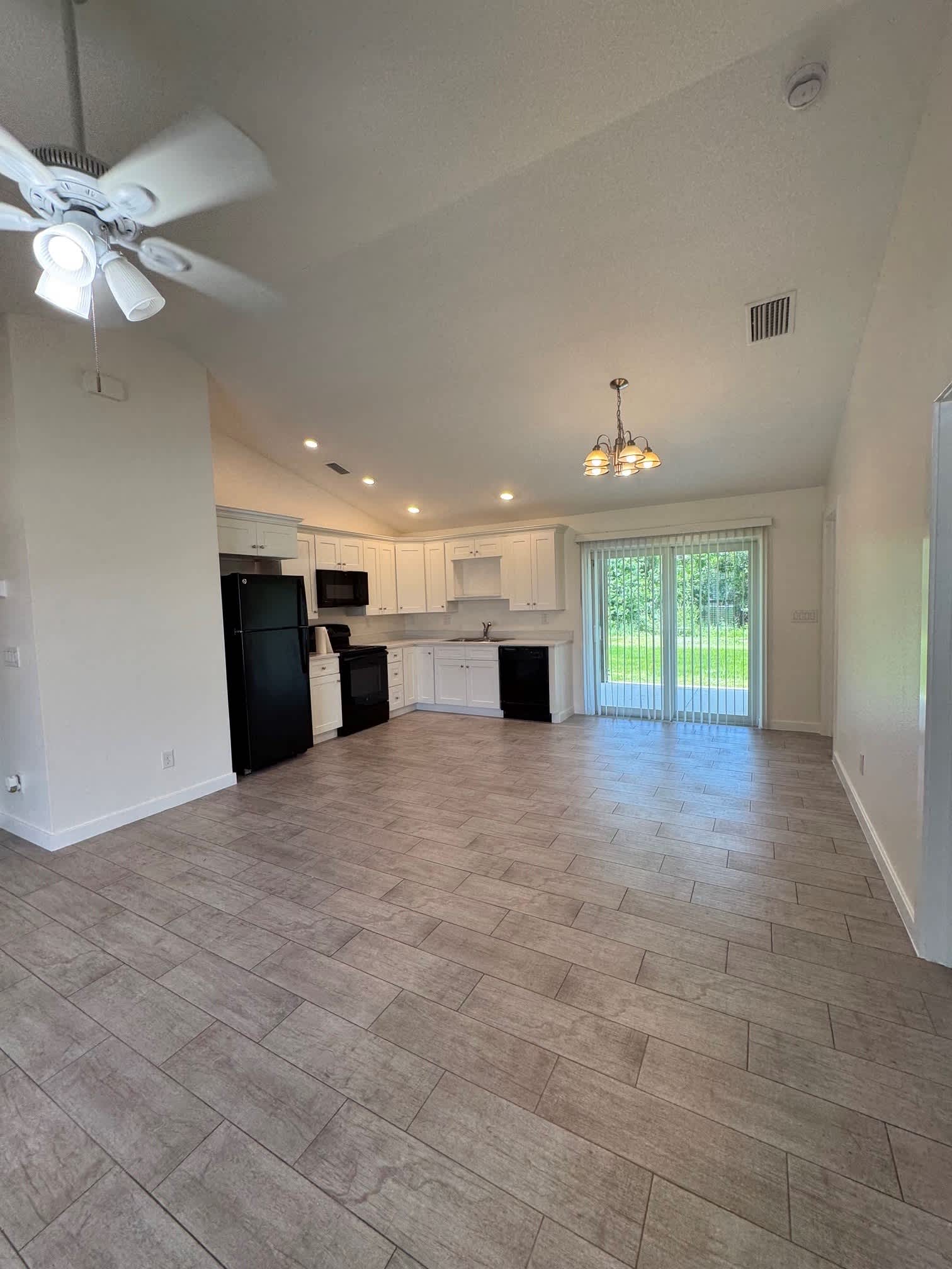 651 Chamber St Nw – photo 2